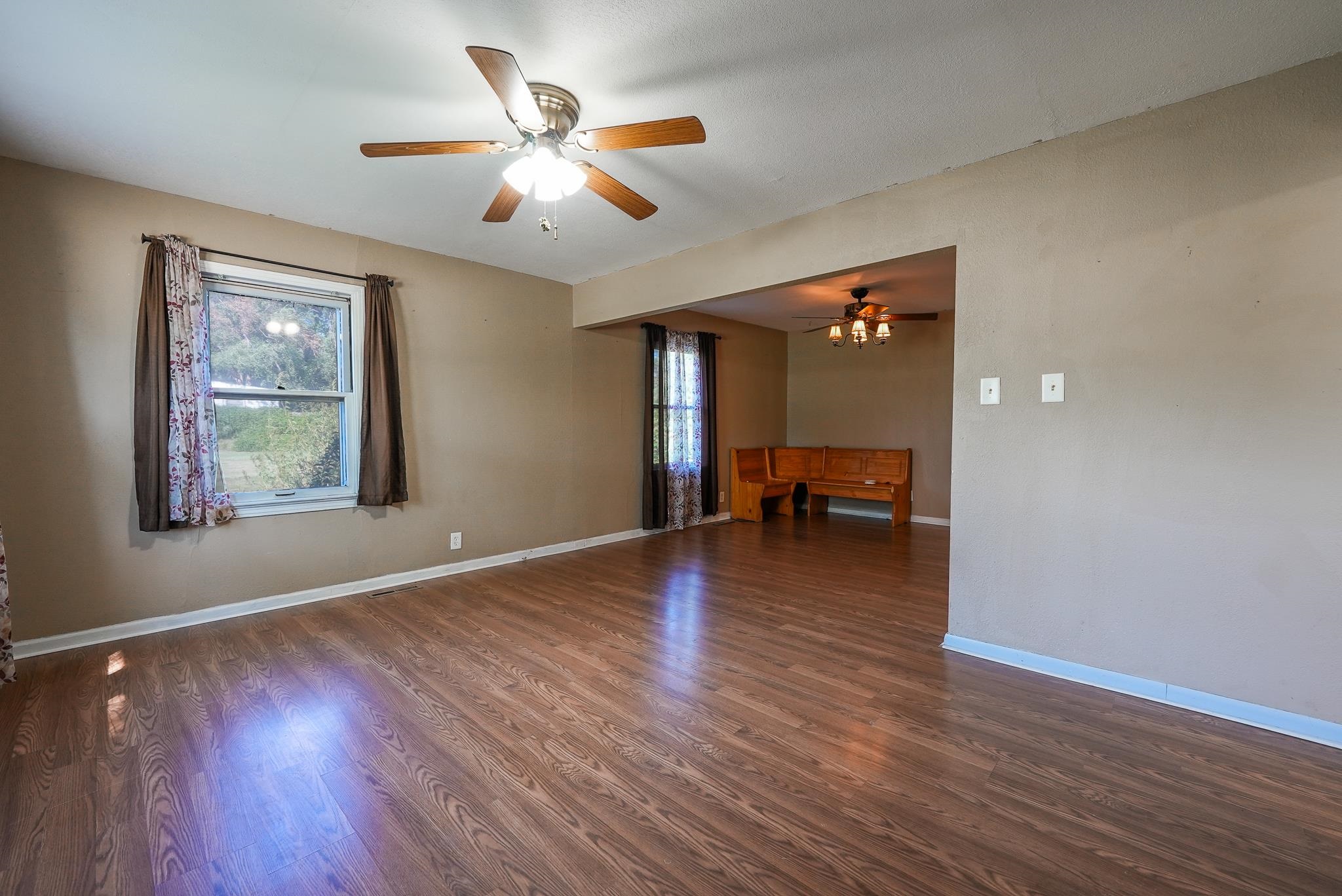 1624 W Webb Ave Property Photo 4
