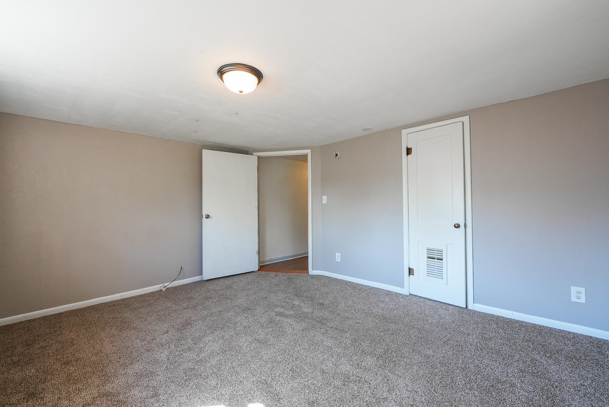 1624 W Webb Ave Property Photo 10