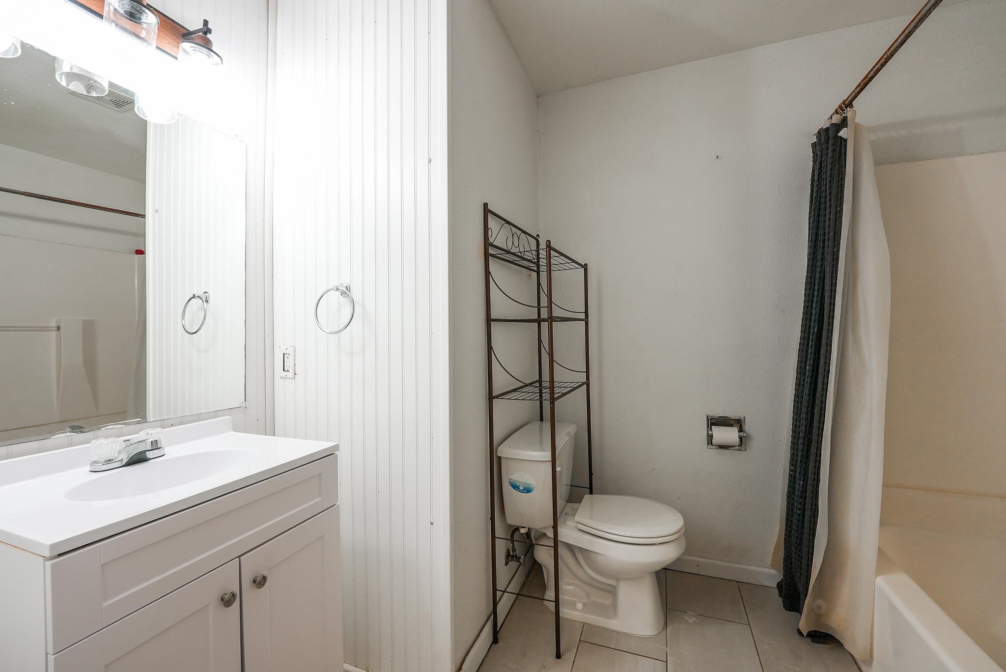 1624 W Webb Ave Property Photo 12