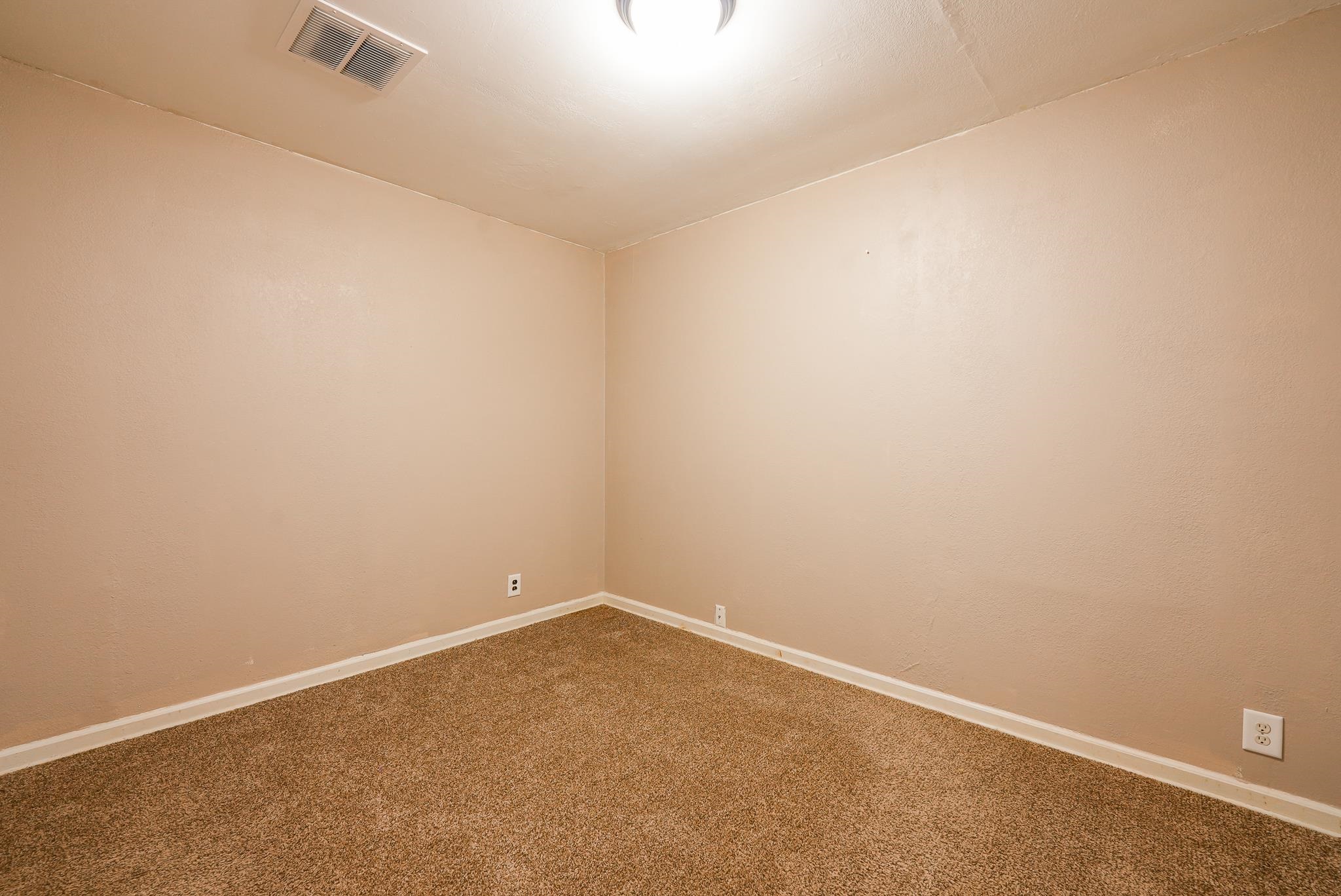 1624 W Webb Ave Property Photo 16