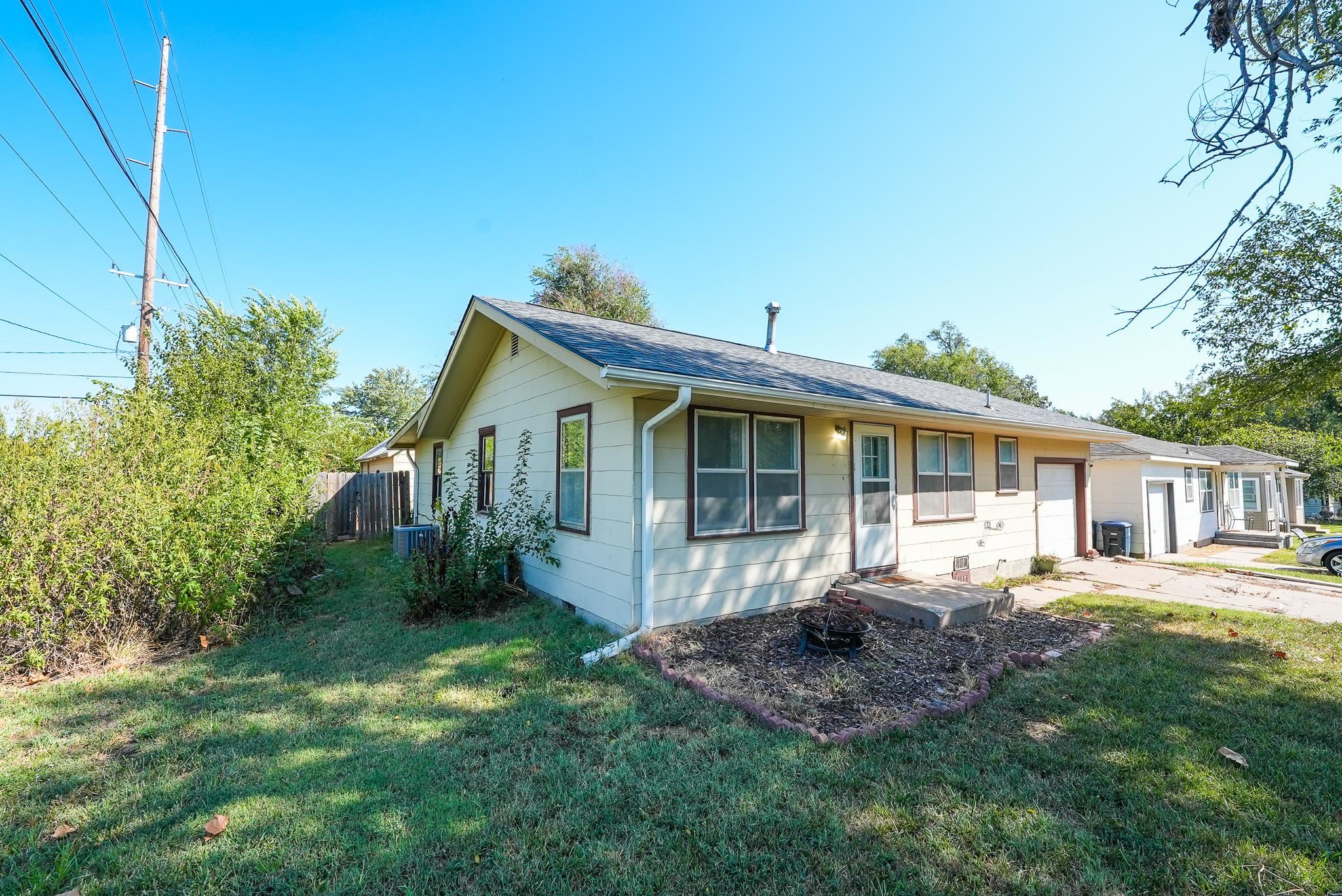 1624 W Webb Ave Property Photo 20