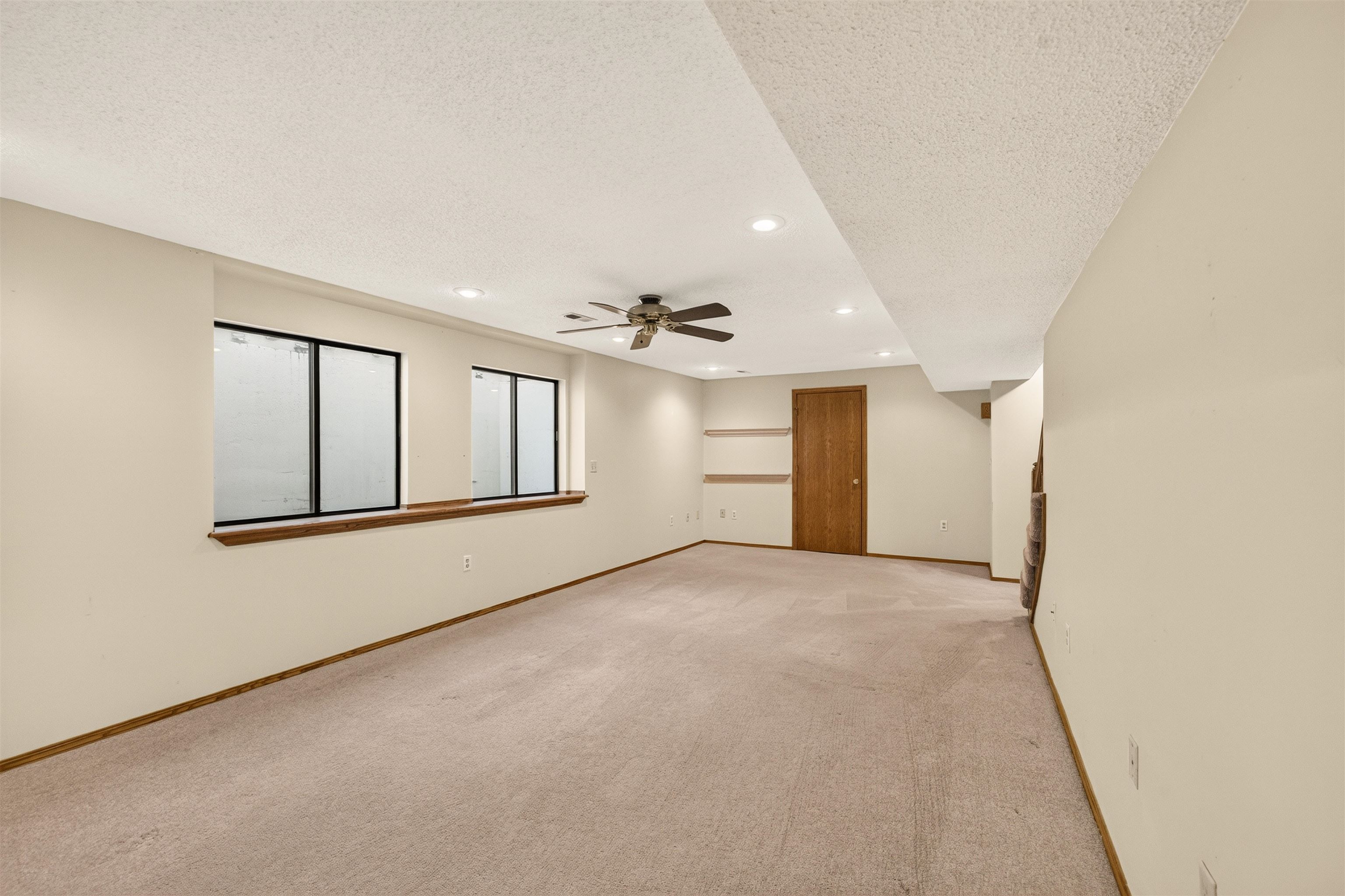 4364 N Eagle Lake Ct Property Photo 28