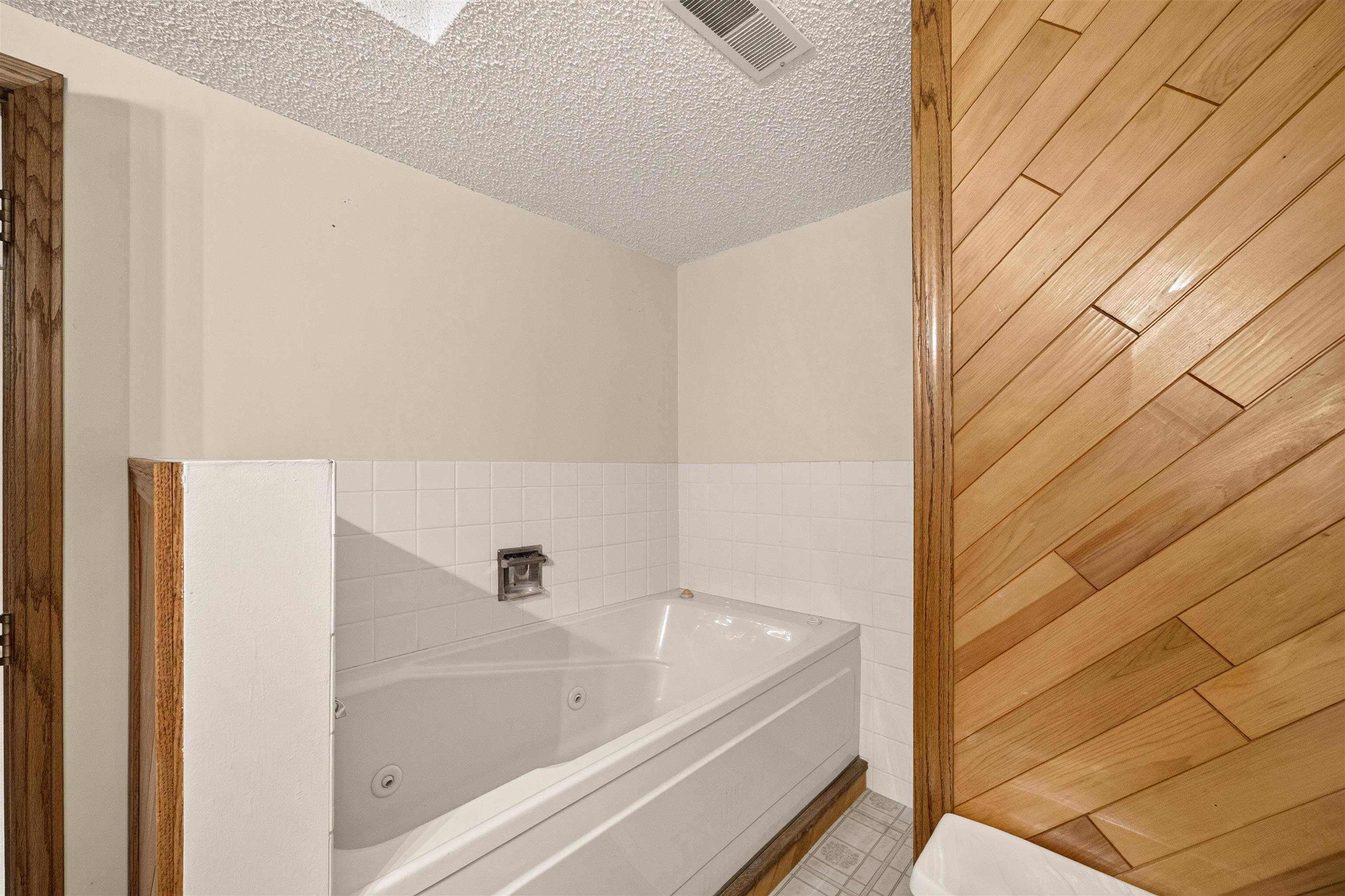 4364 N Eagle Lake Ct Property Photo 30