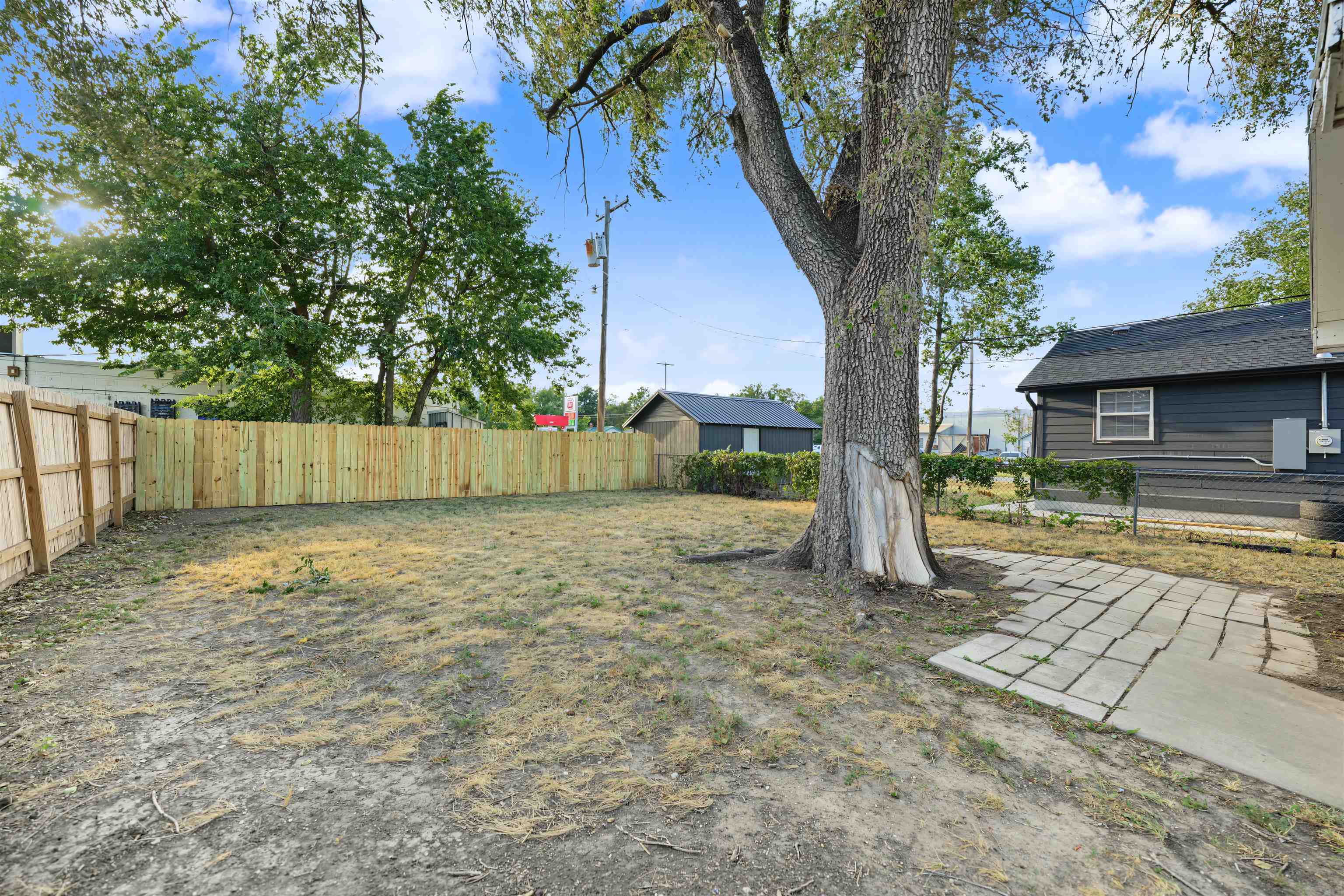 1117 N 8th St Property Photo 14