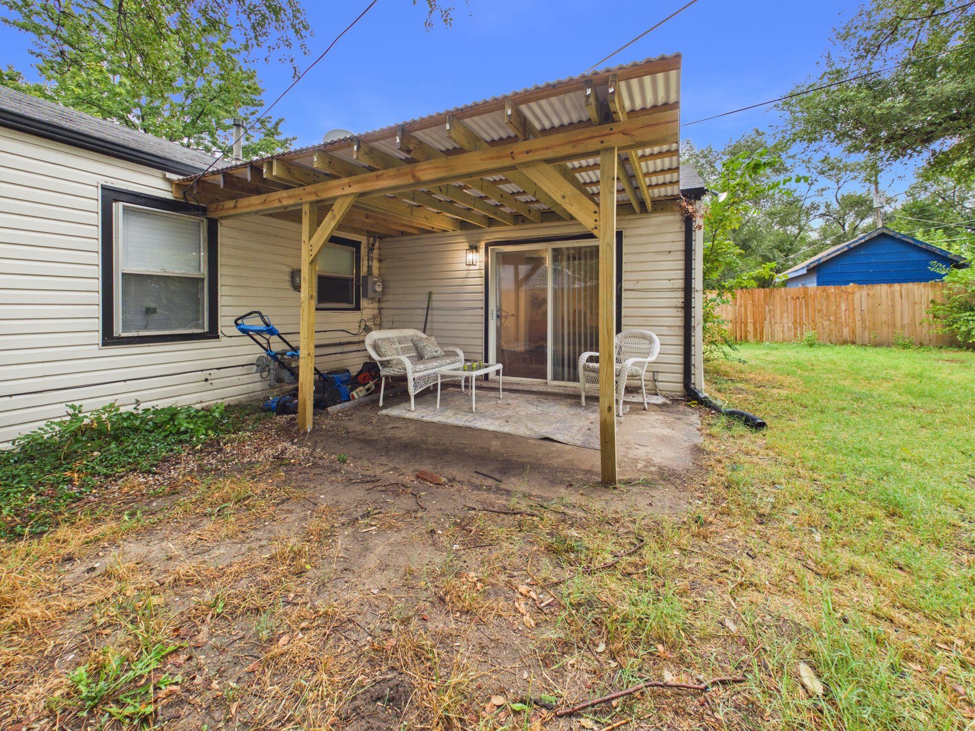 3016 E Locust St Property Photo 14
