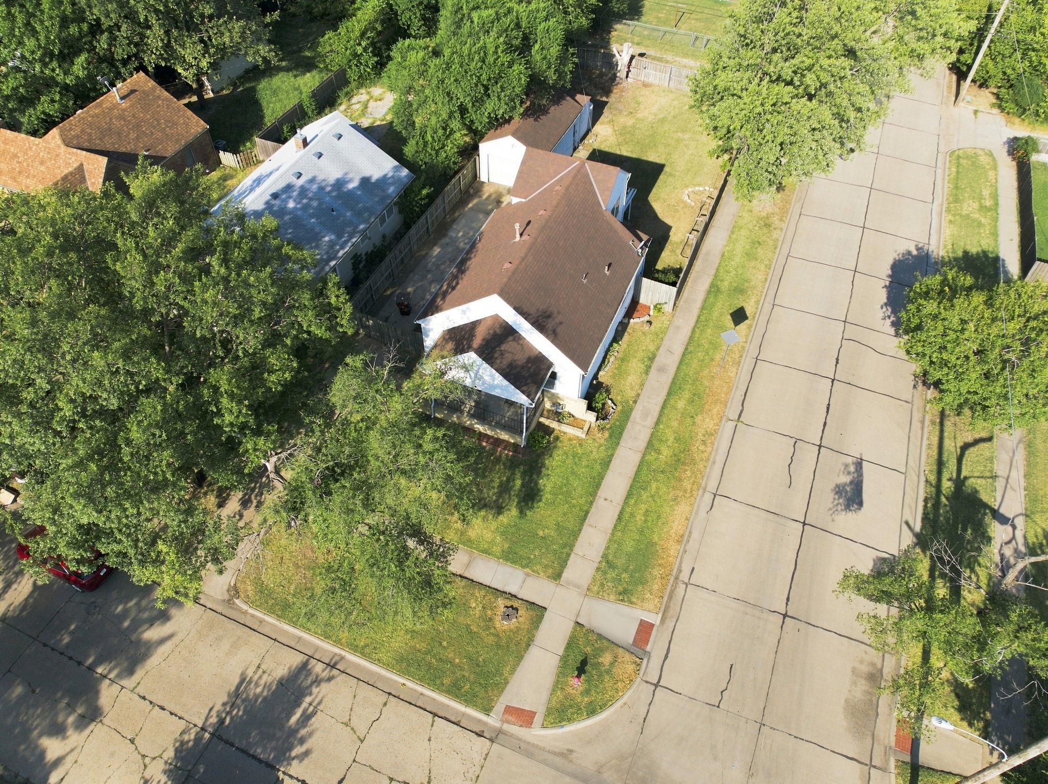 157 N Richmond Property Photo 3
