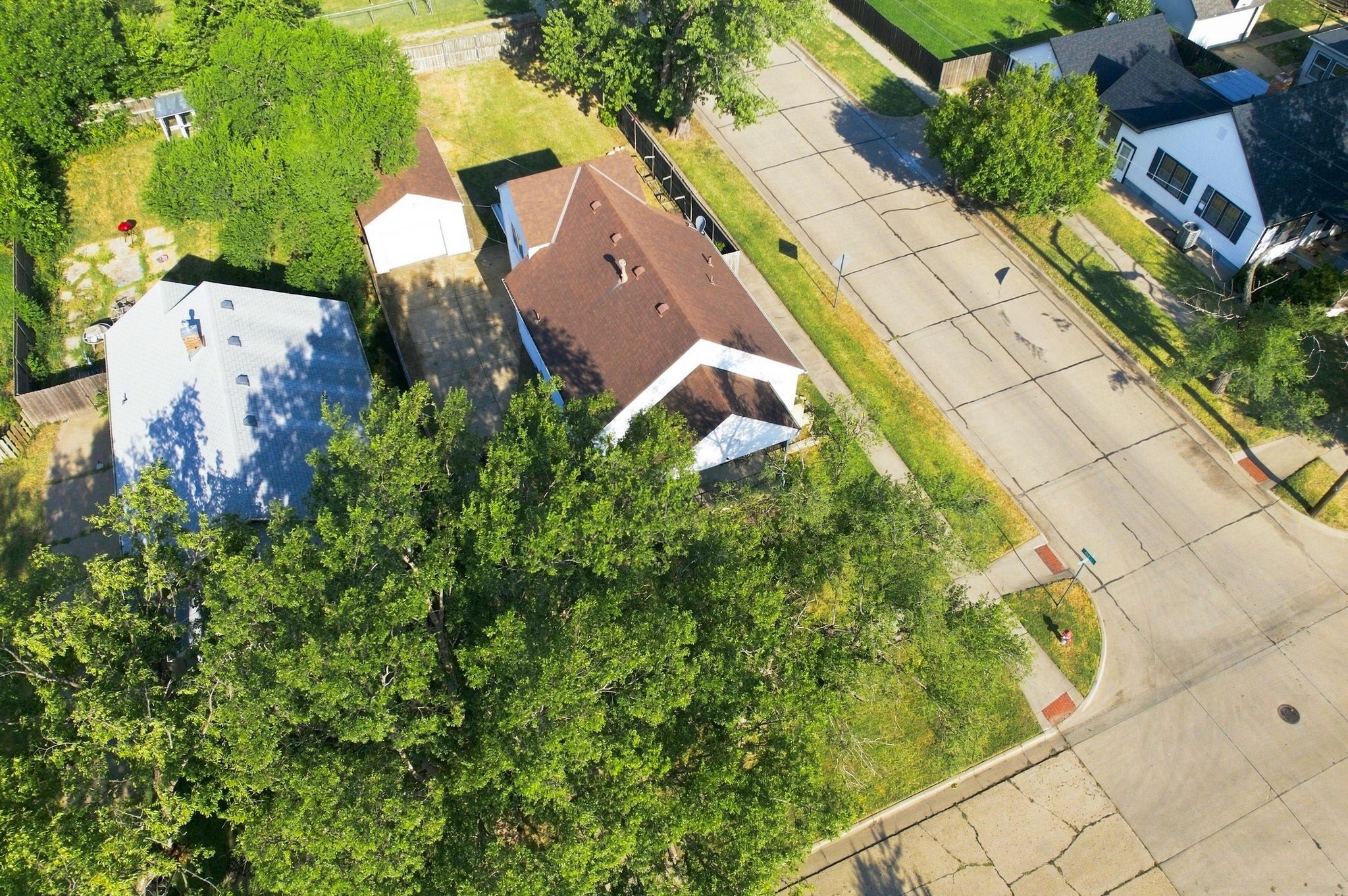 157 N Richmond Property Photo 4