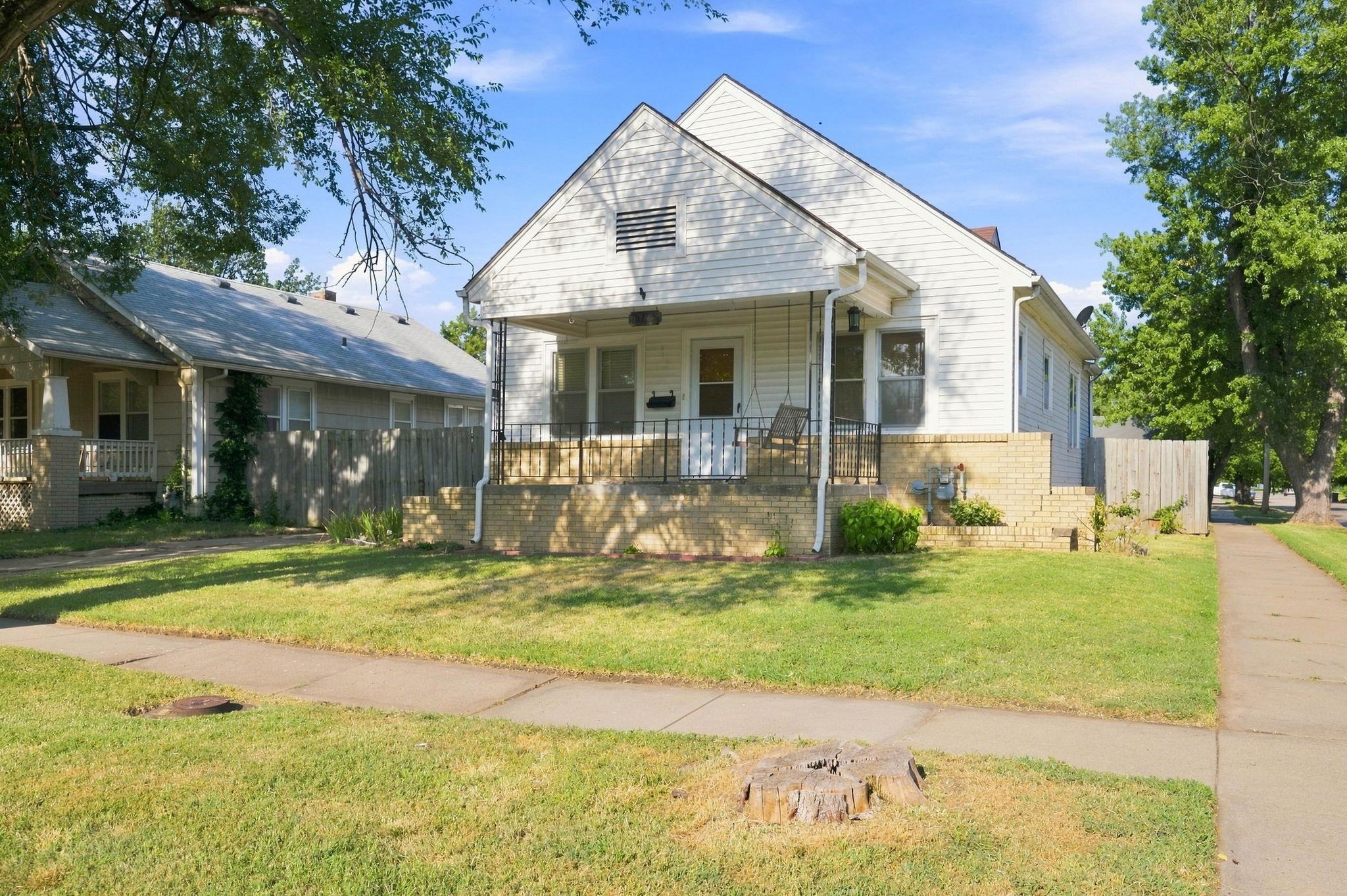 157 N Richmond Property Photo 7
