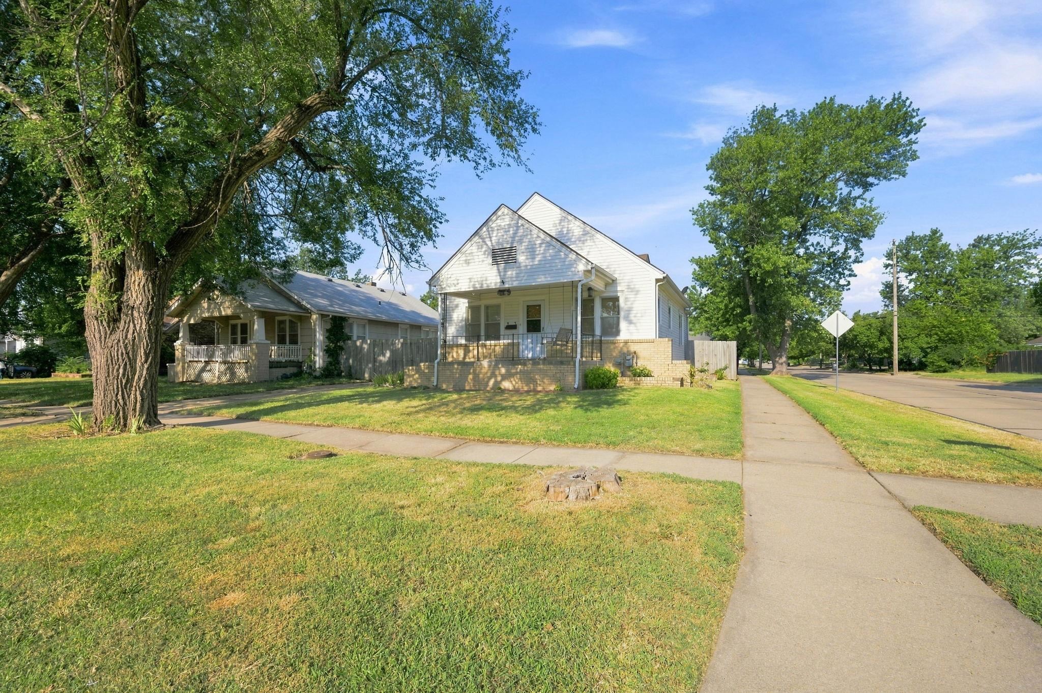157 N Richmond Property Photo 8
