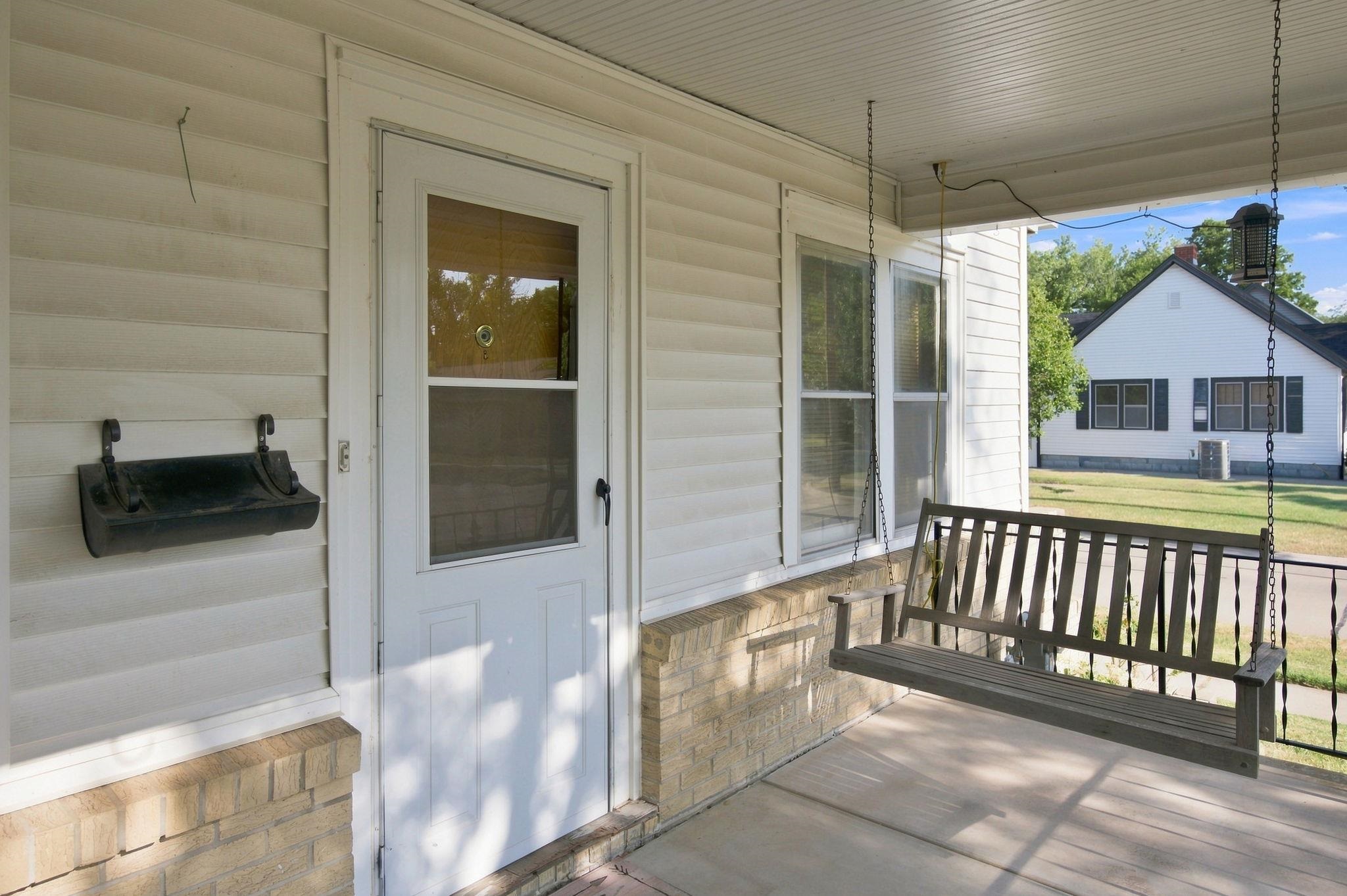 157 N Richmond Property Photo 11