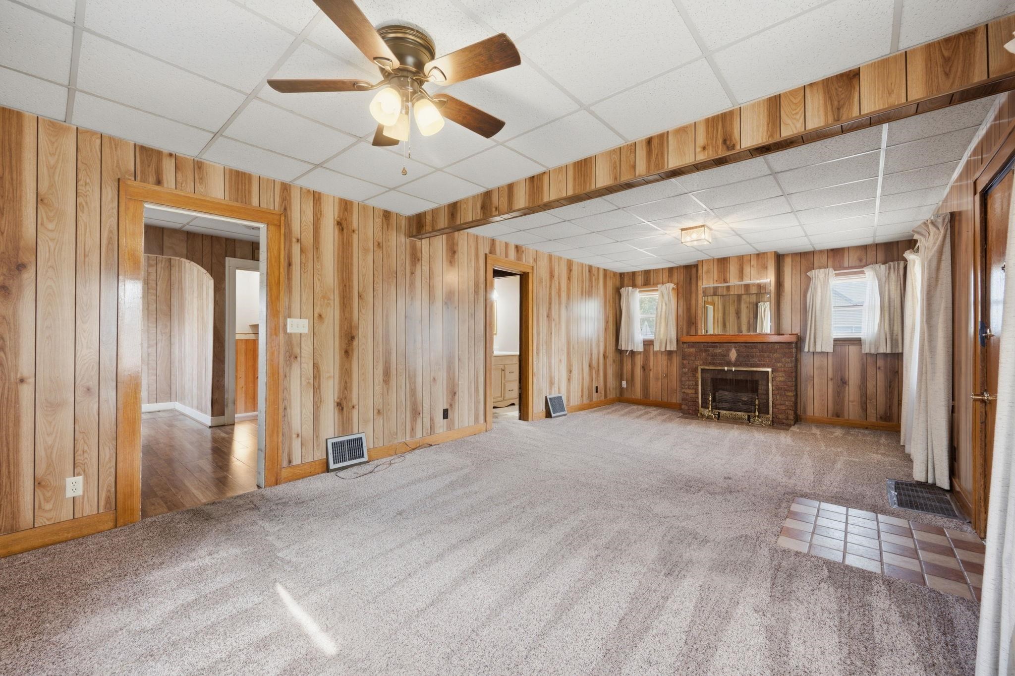 157 N Richmond Property Photo 13