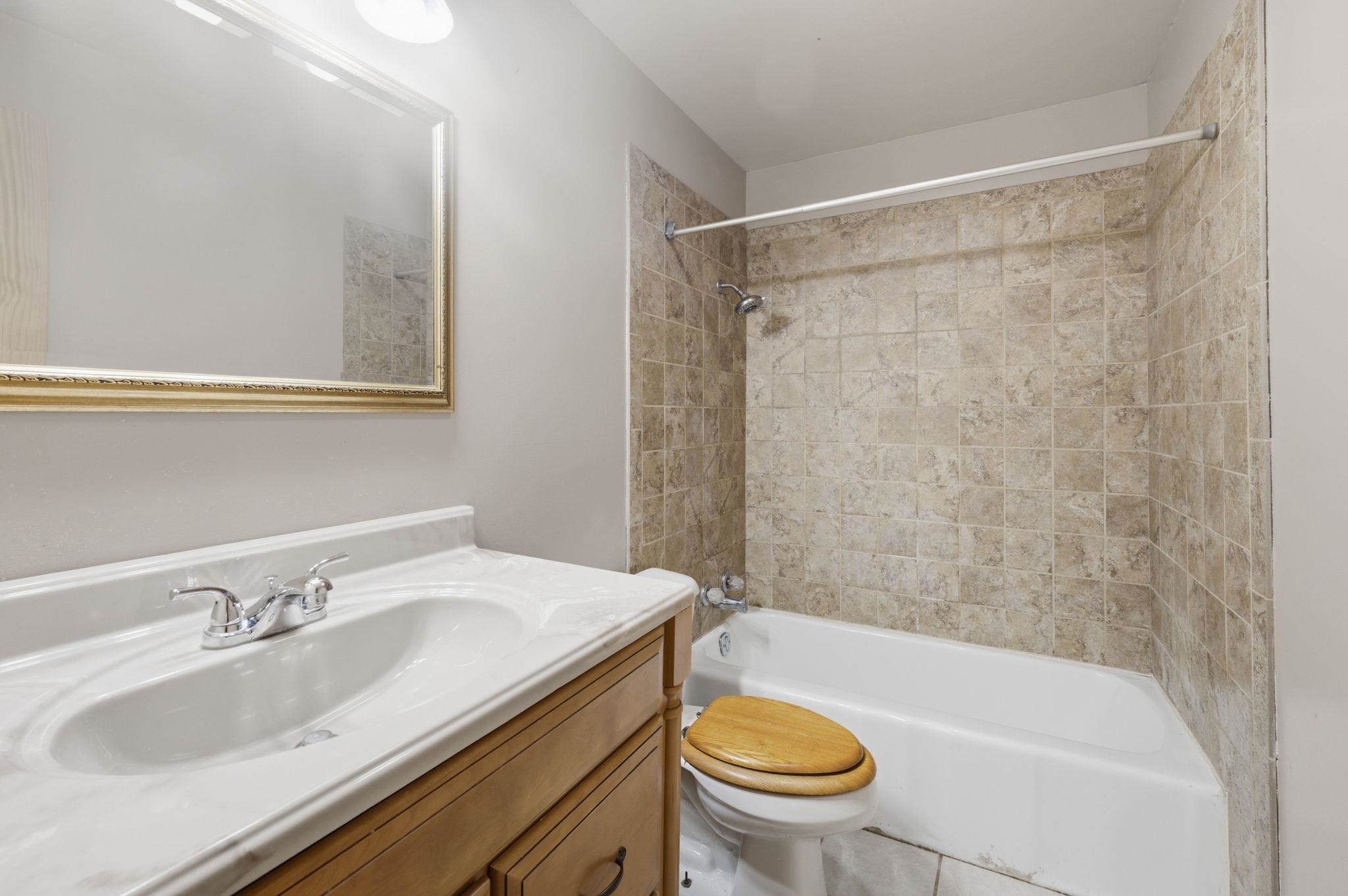157 N Richmond Property Photo 21