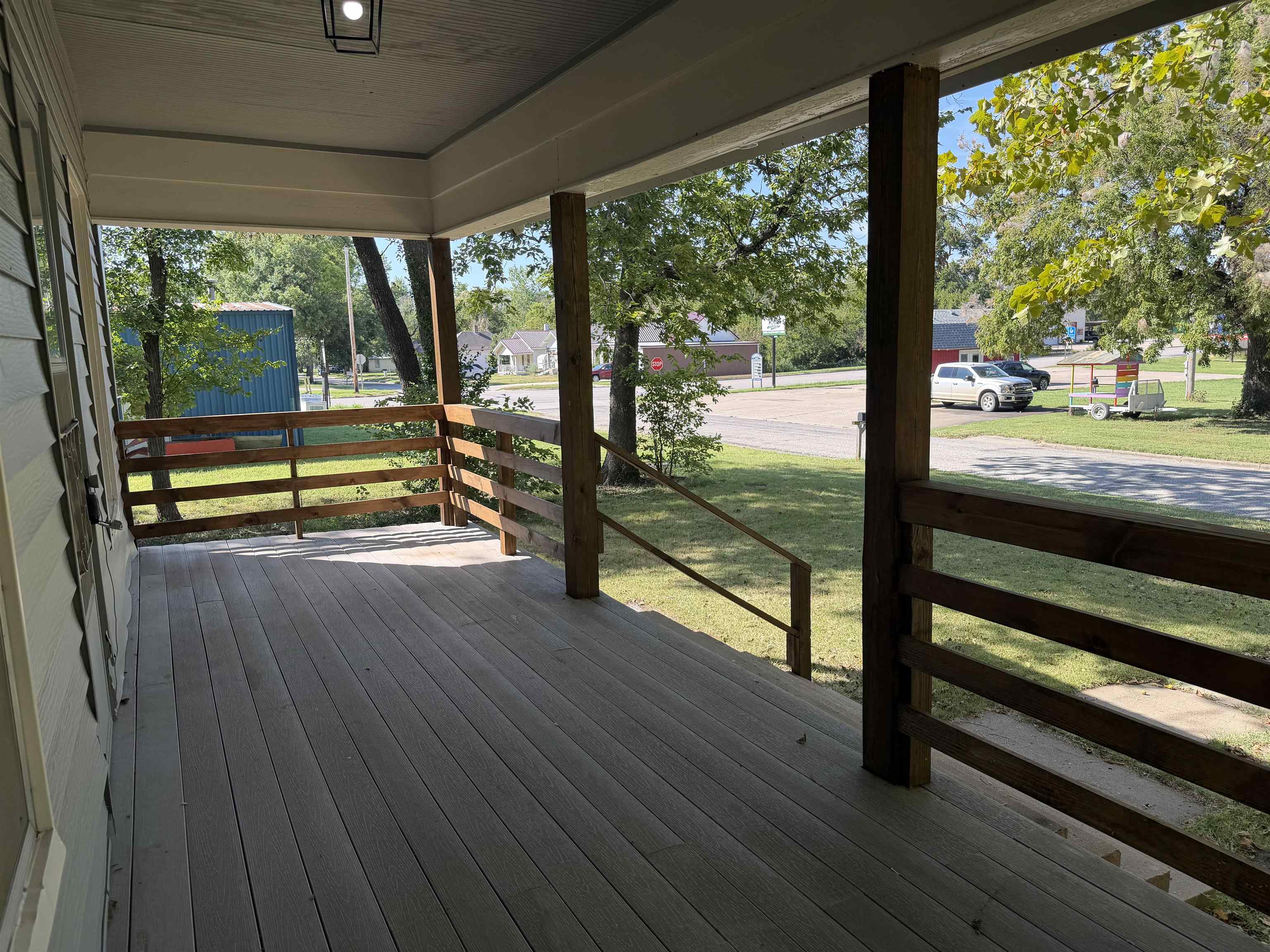 116 S Elm St Property Photo 3