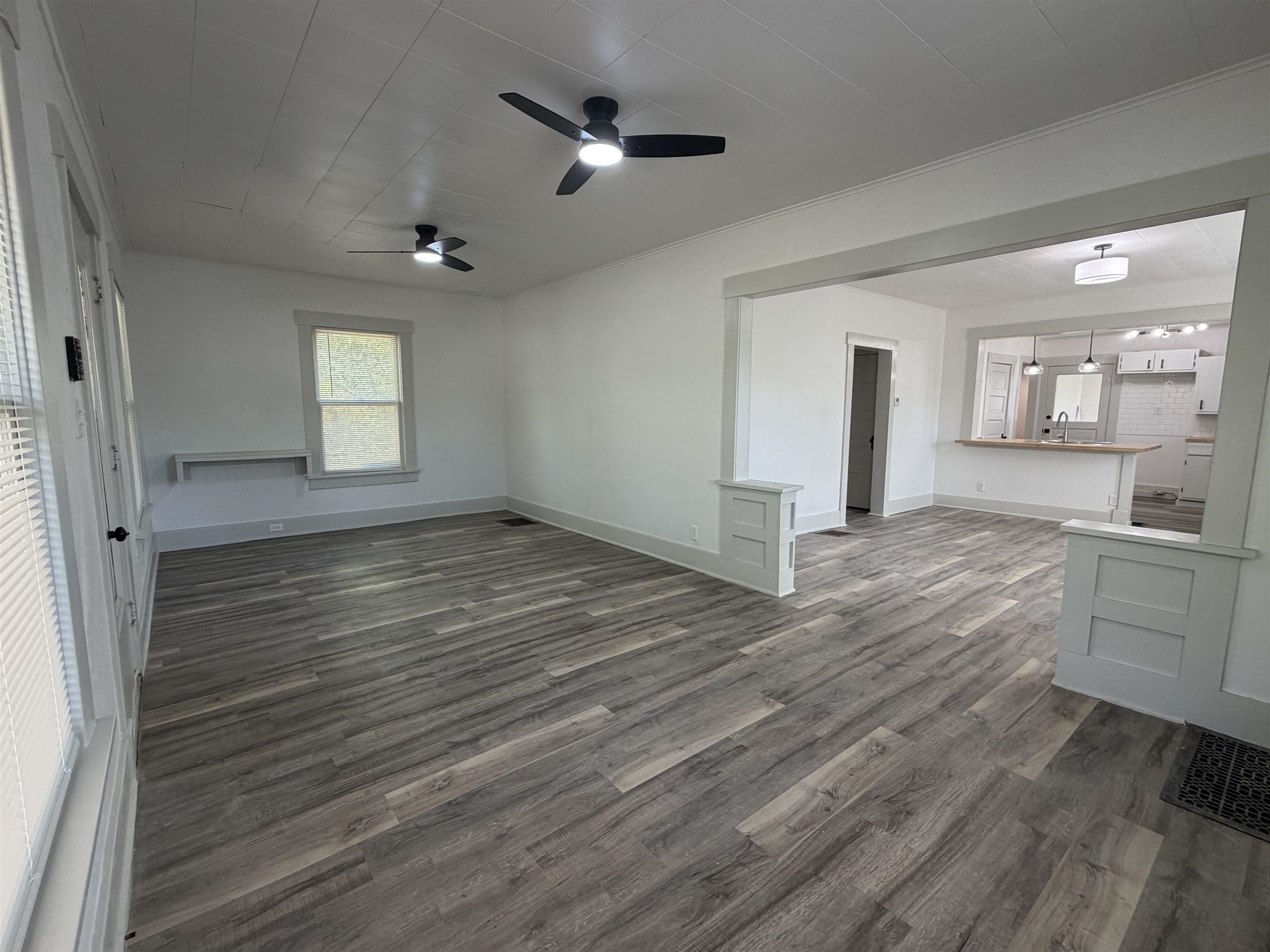 116 S Elm St Property Photo 4