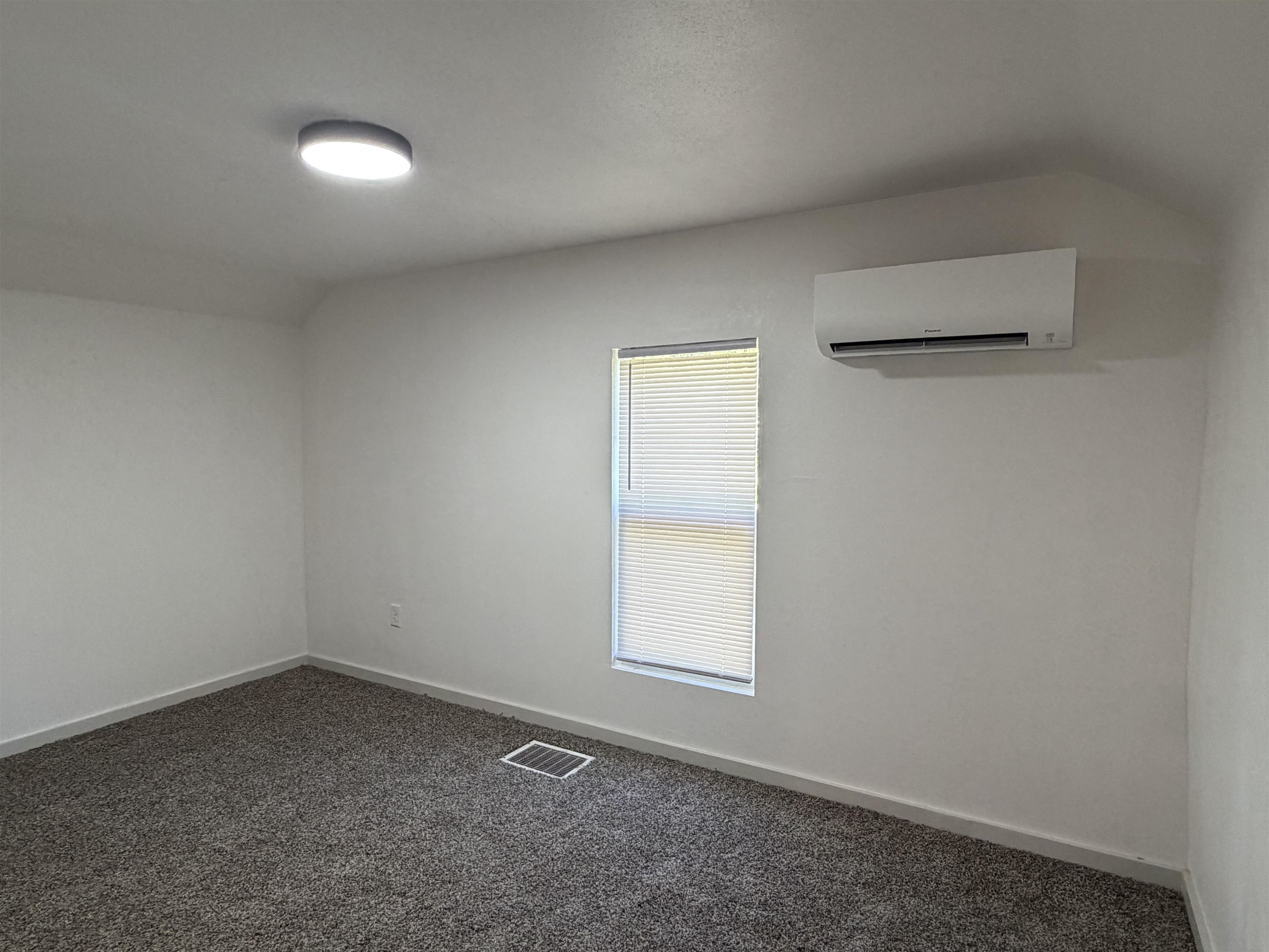 116 S Elm St Property Photo 28