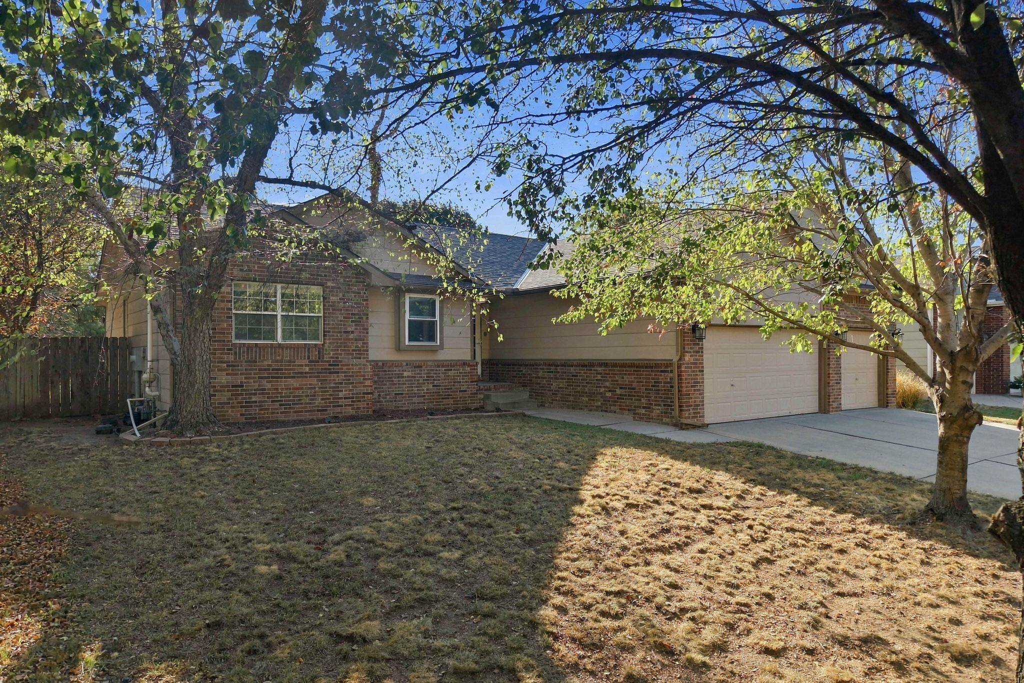 4854 E 44th Ct N Property Photo 2