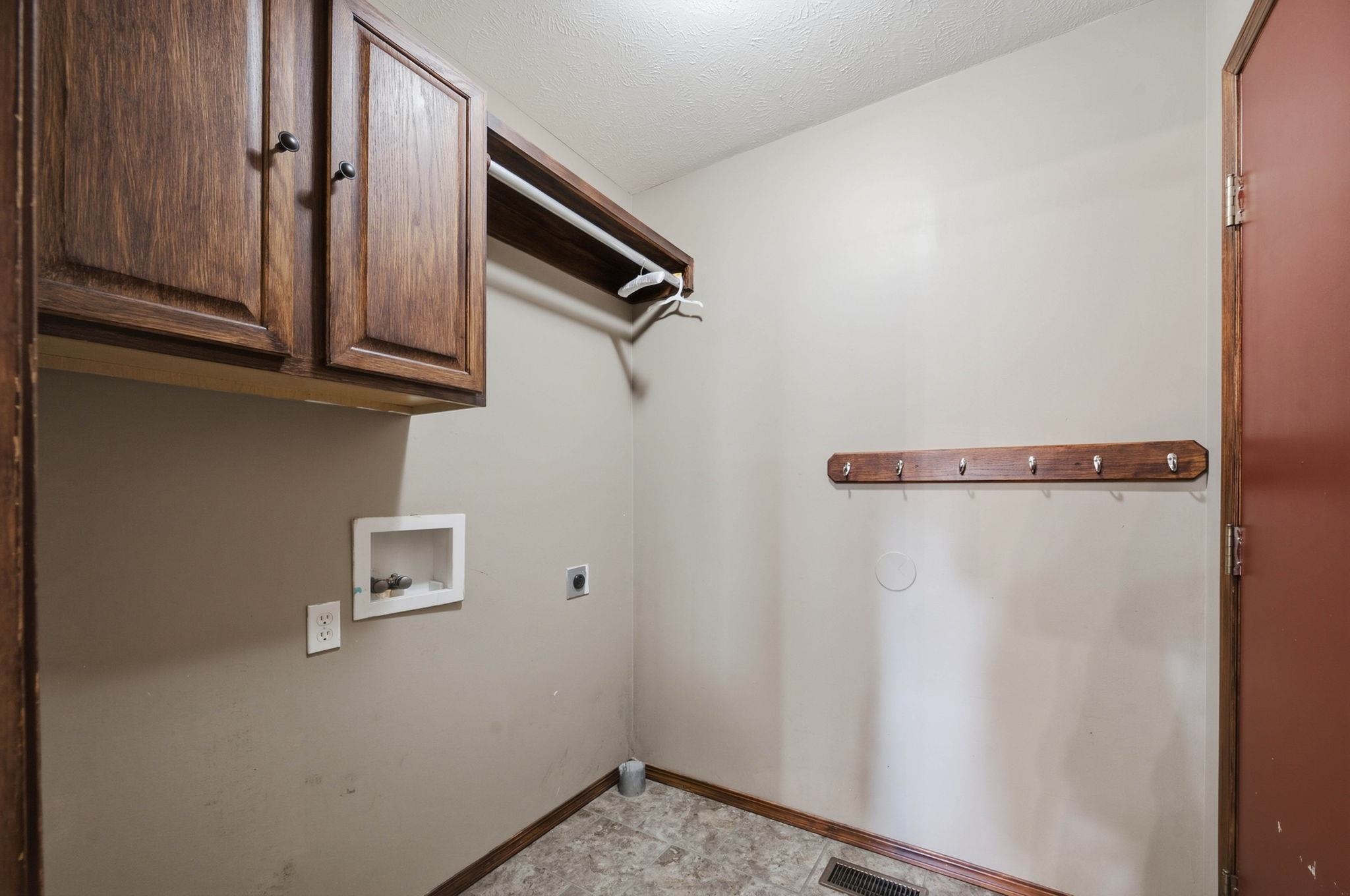 4854 E 44th Ct N Property Photo 14