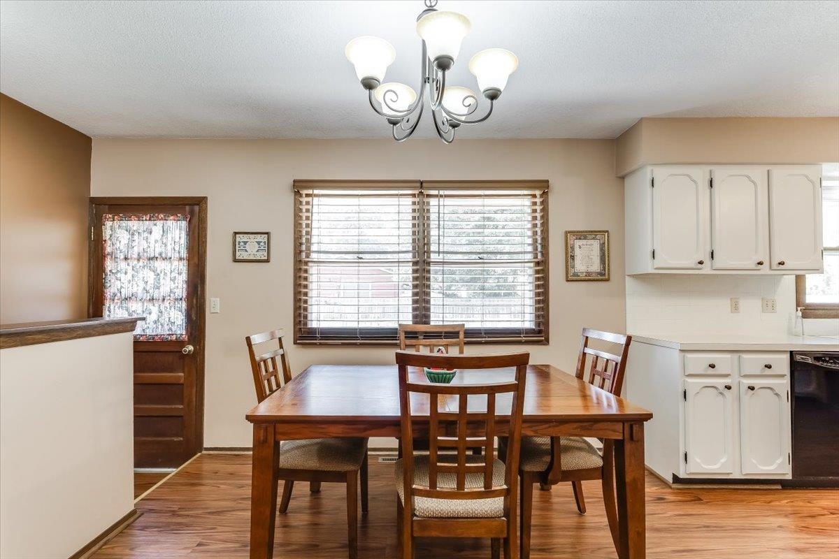 1105 N Hazelwood Ln Property Photo 6