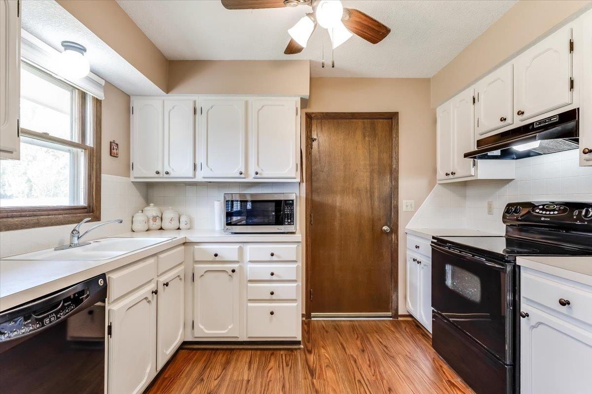1105 N Hazelwood Ln Property Photo 8