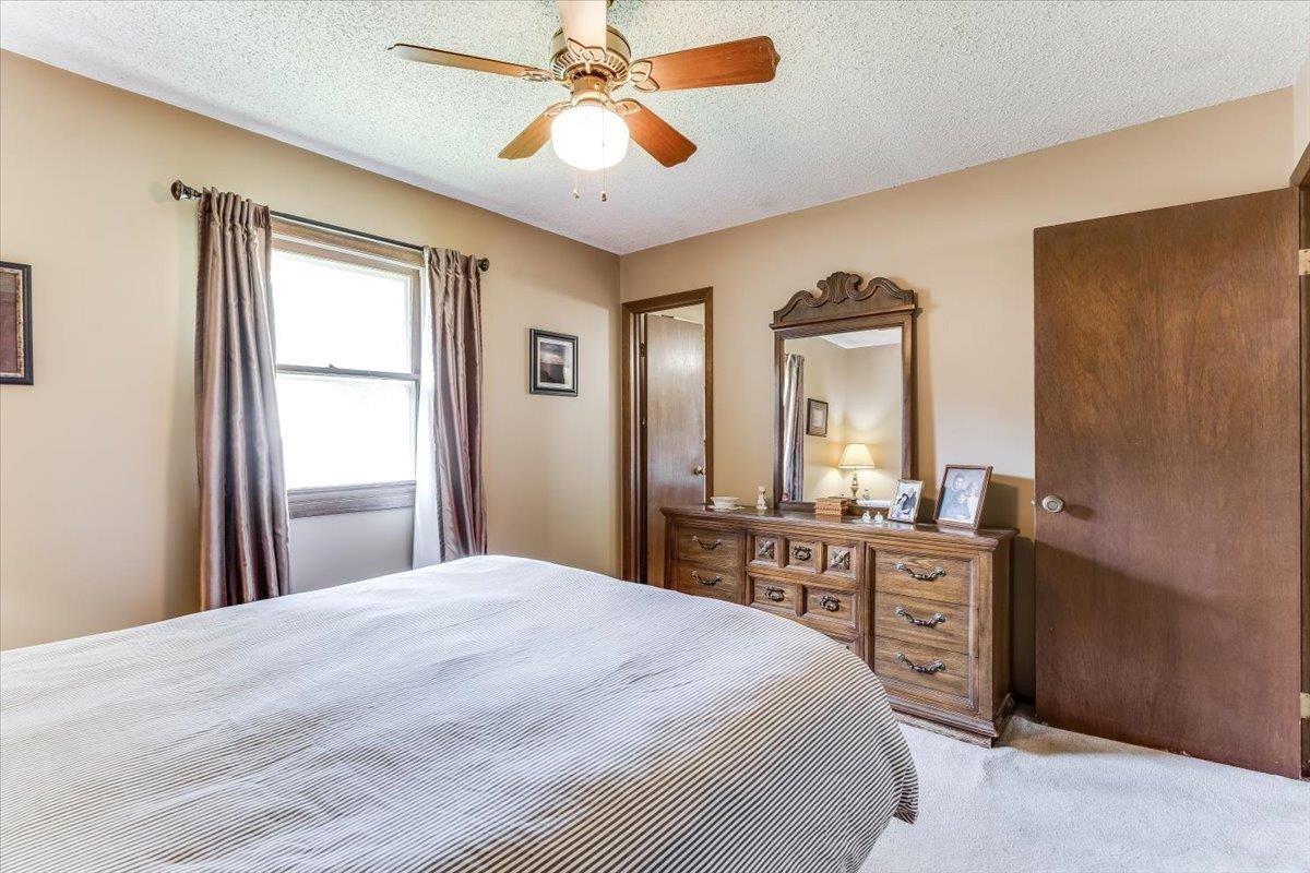 1105 N Hazelwood Ln Property Photo 12