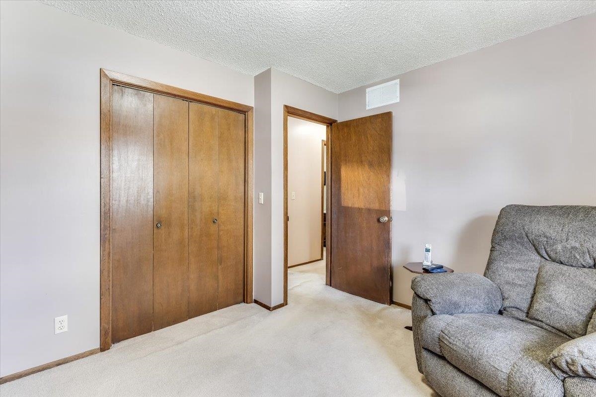 1105 N Hazelwood Ln Property Photo 14