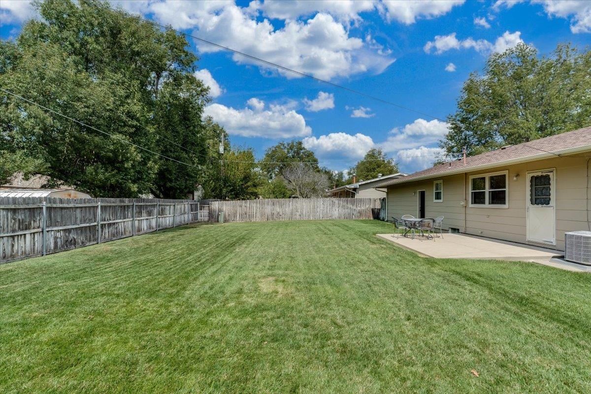 1105 N Hazelwood Ln Property Photo 27