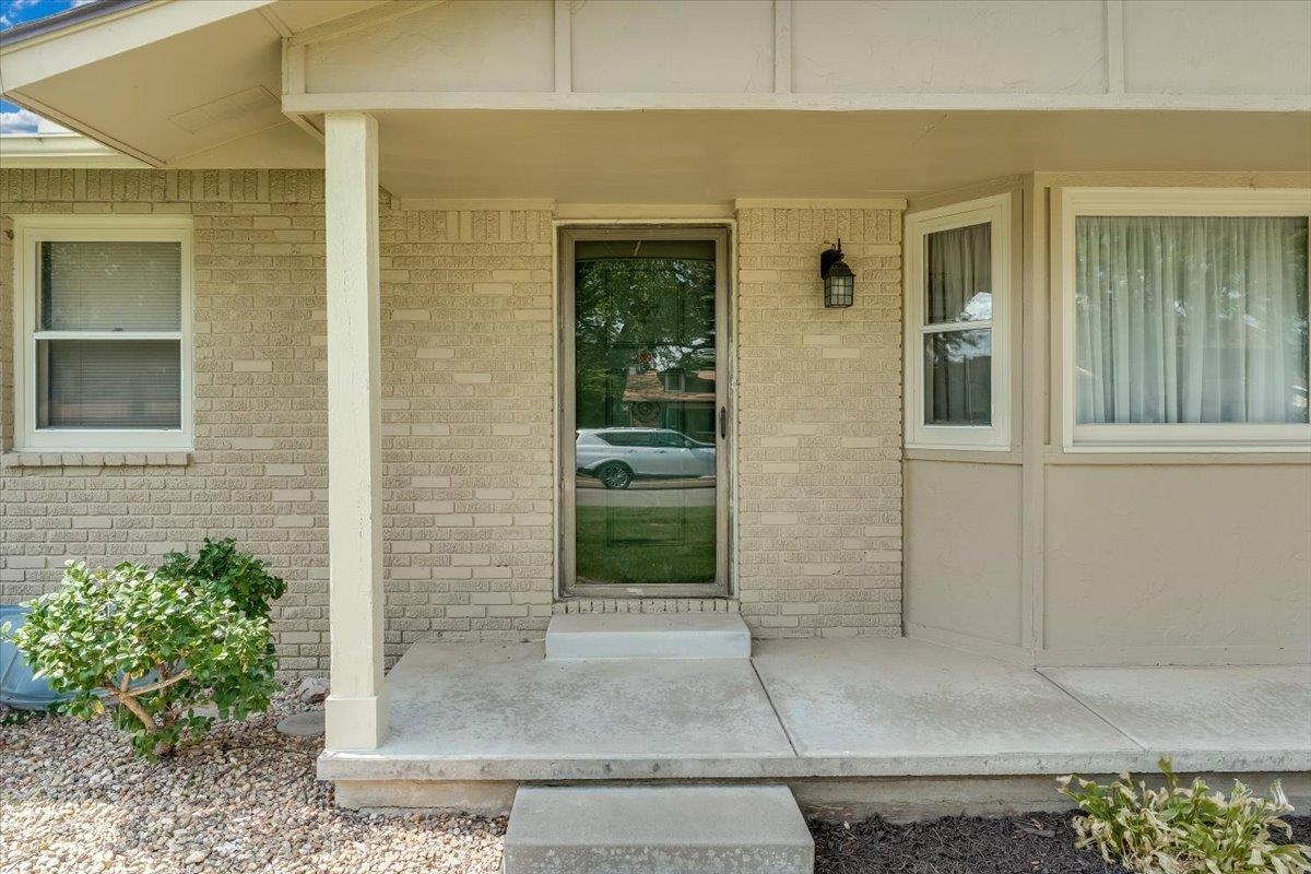 1105 N Hazelwood Ln Property Photo 32