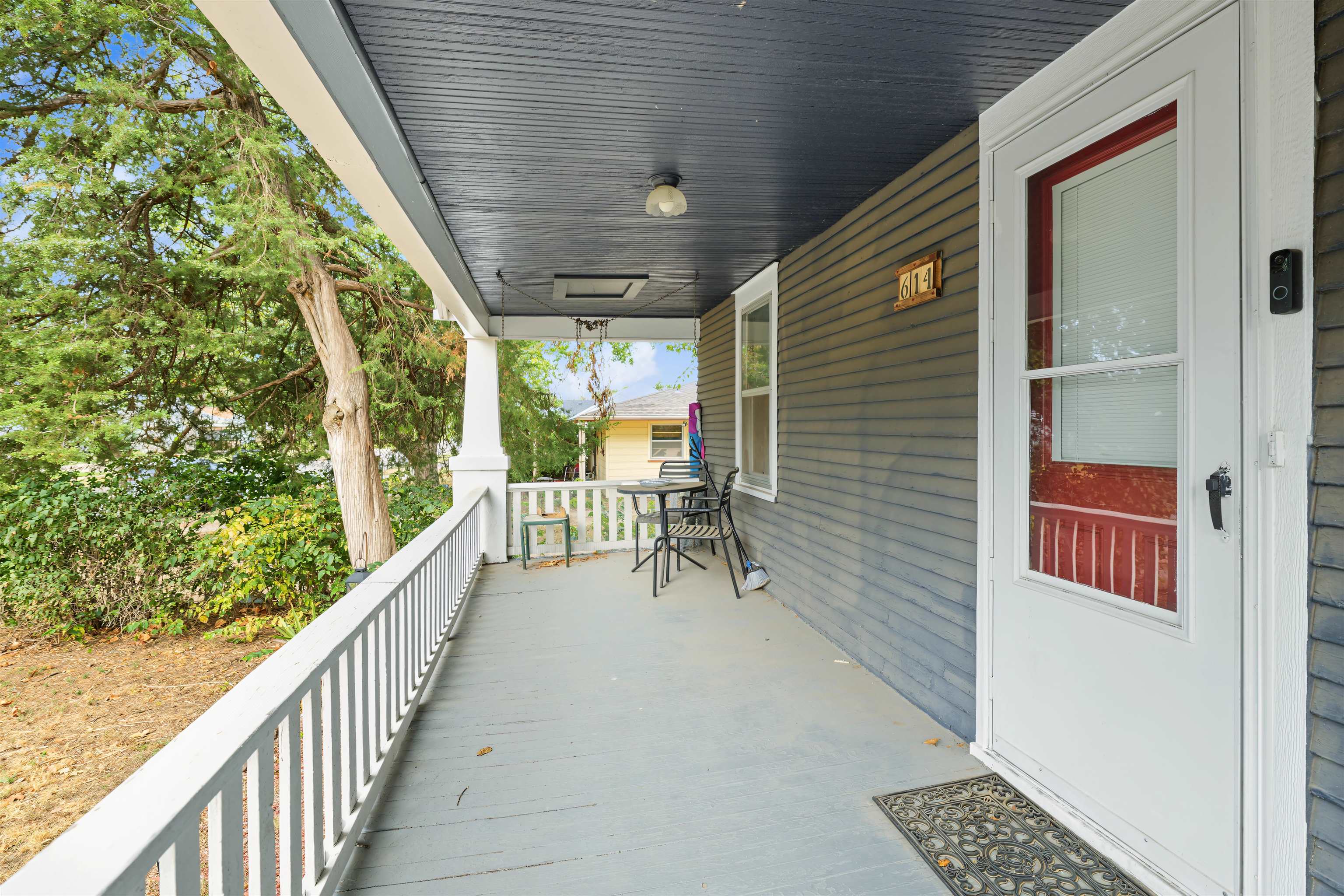 614 Charles St Property Photo 3