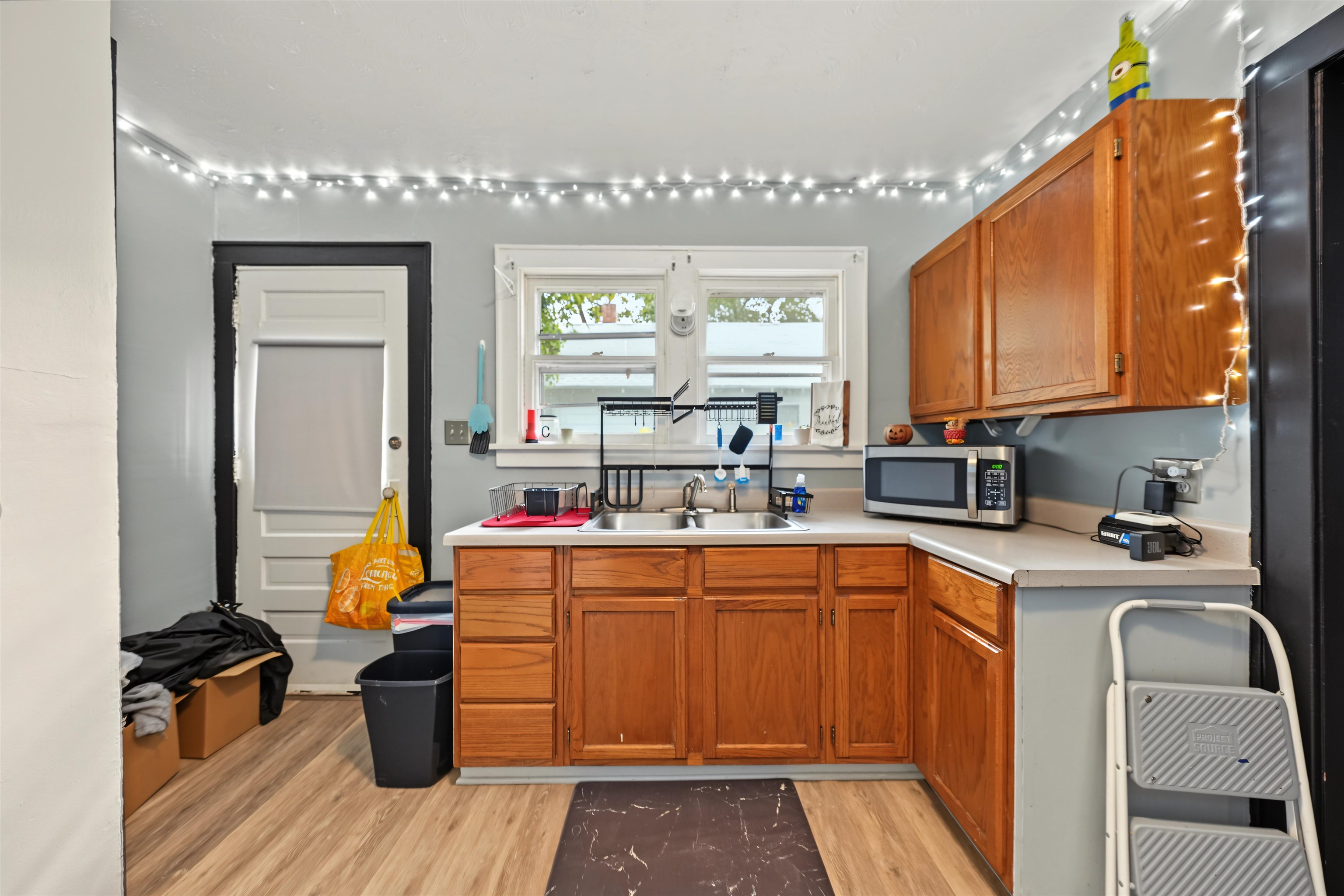 614 Charles St Property Photo 8