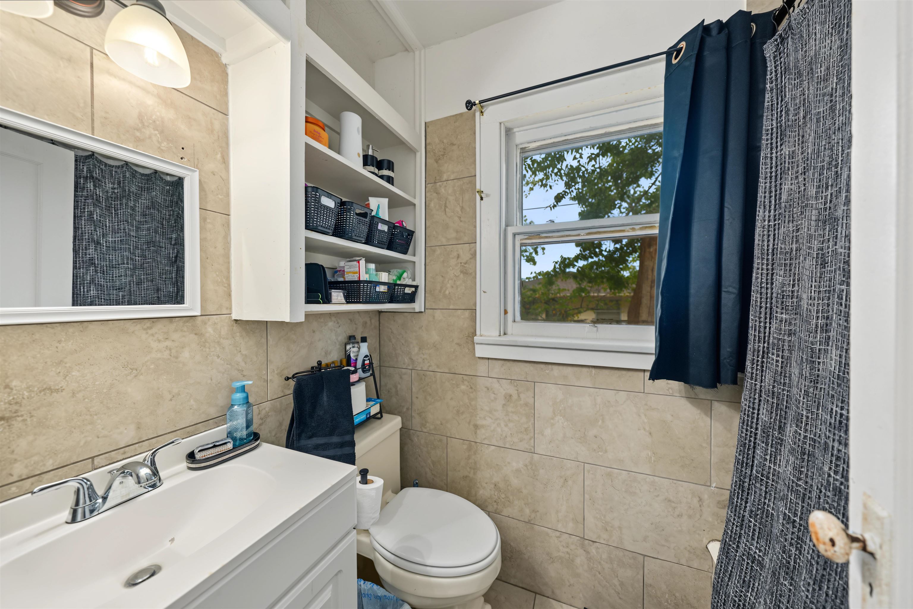 614 Charles St Property Photo 10