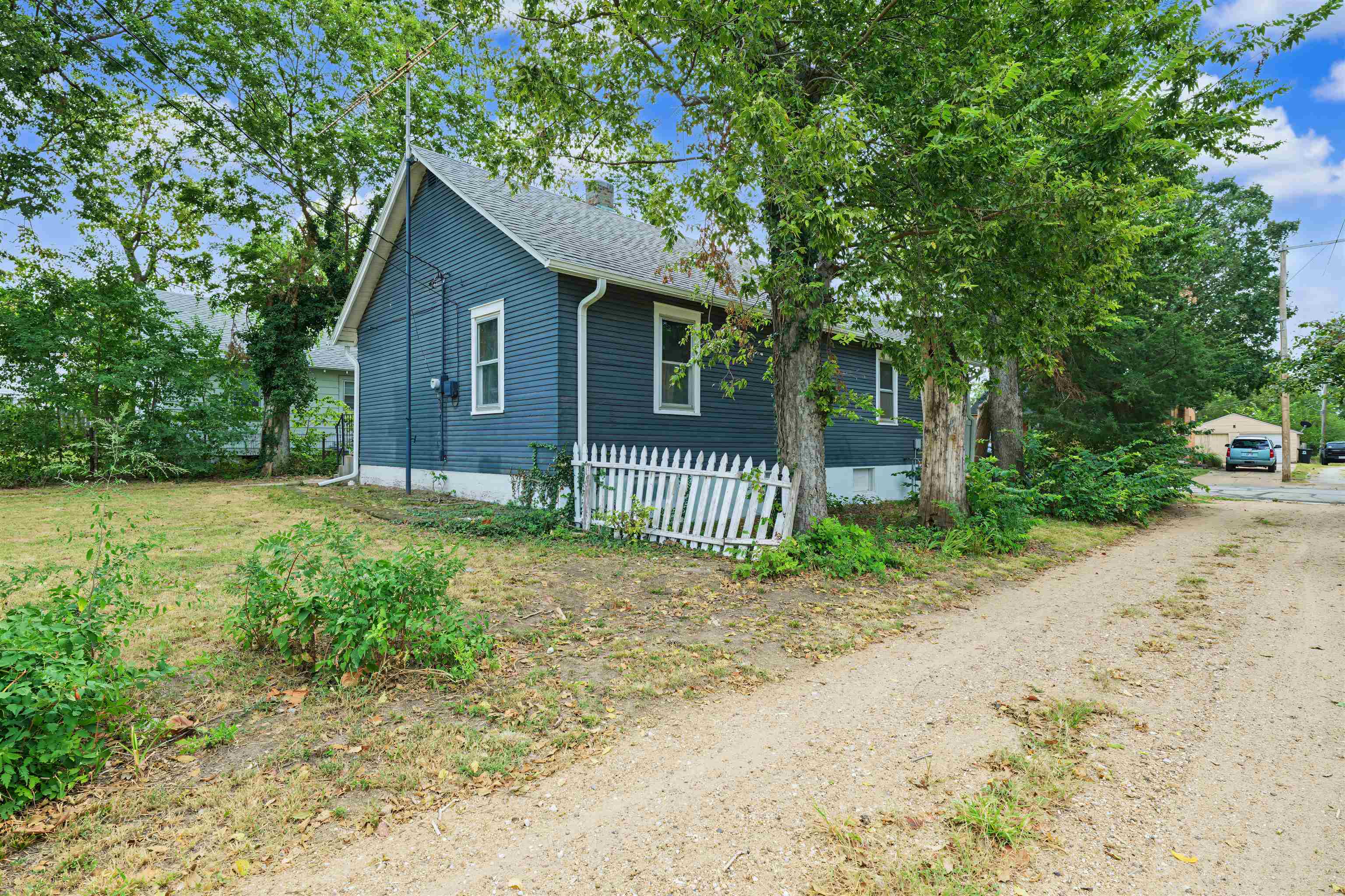 614 Charles St Property Photo 16