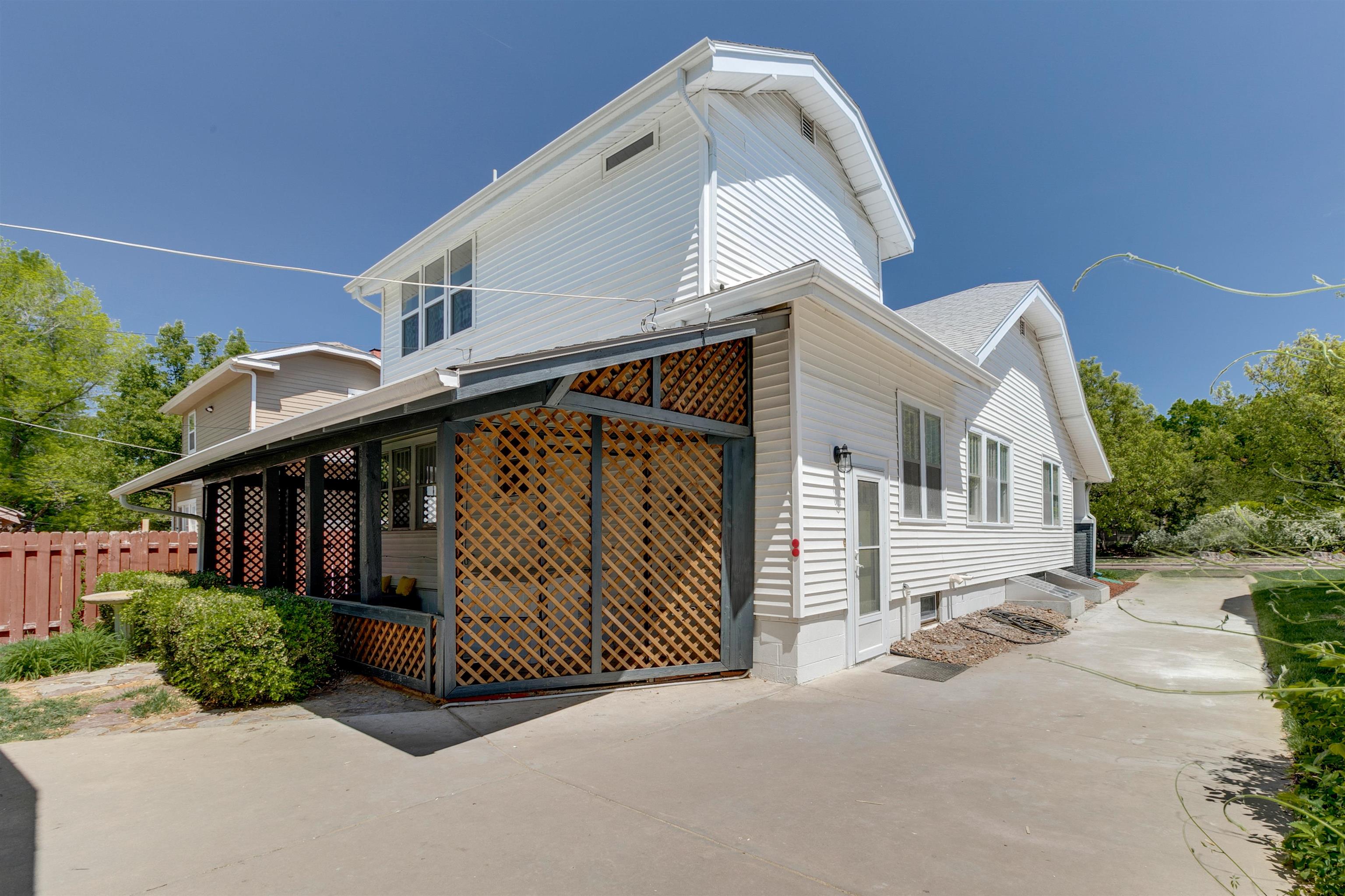 347 N Broadview Ave Property Photo 36