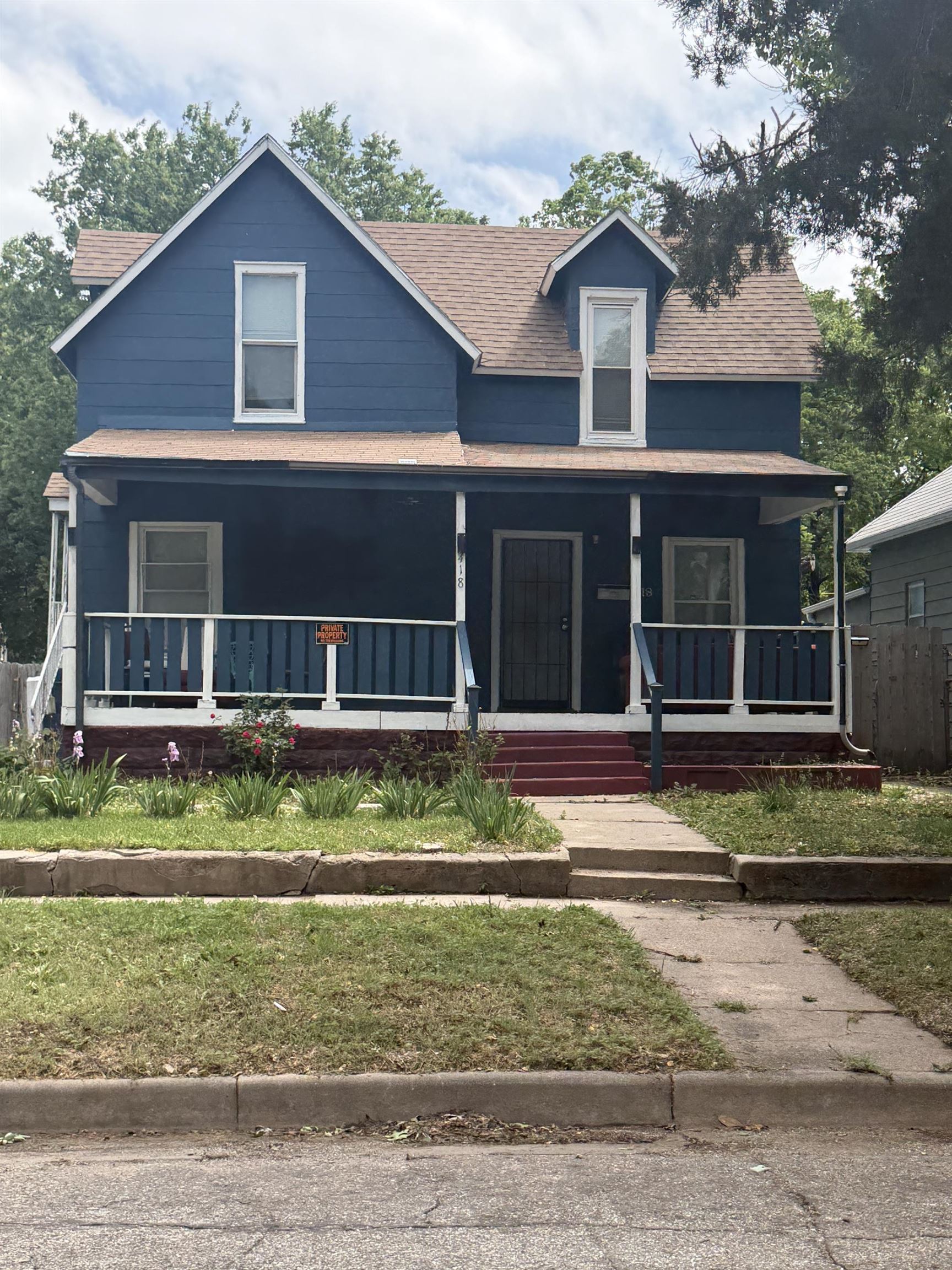 418 N Erie St Property Photo 2