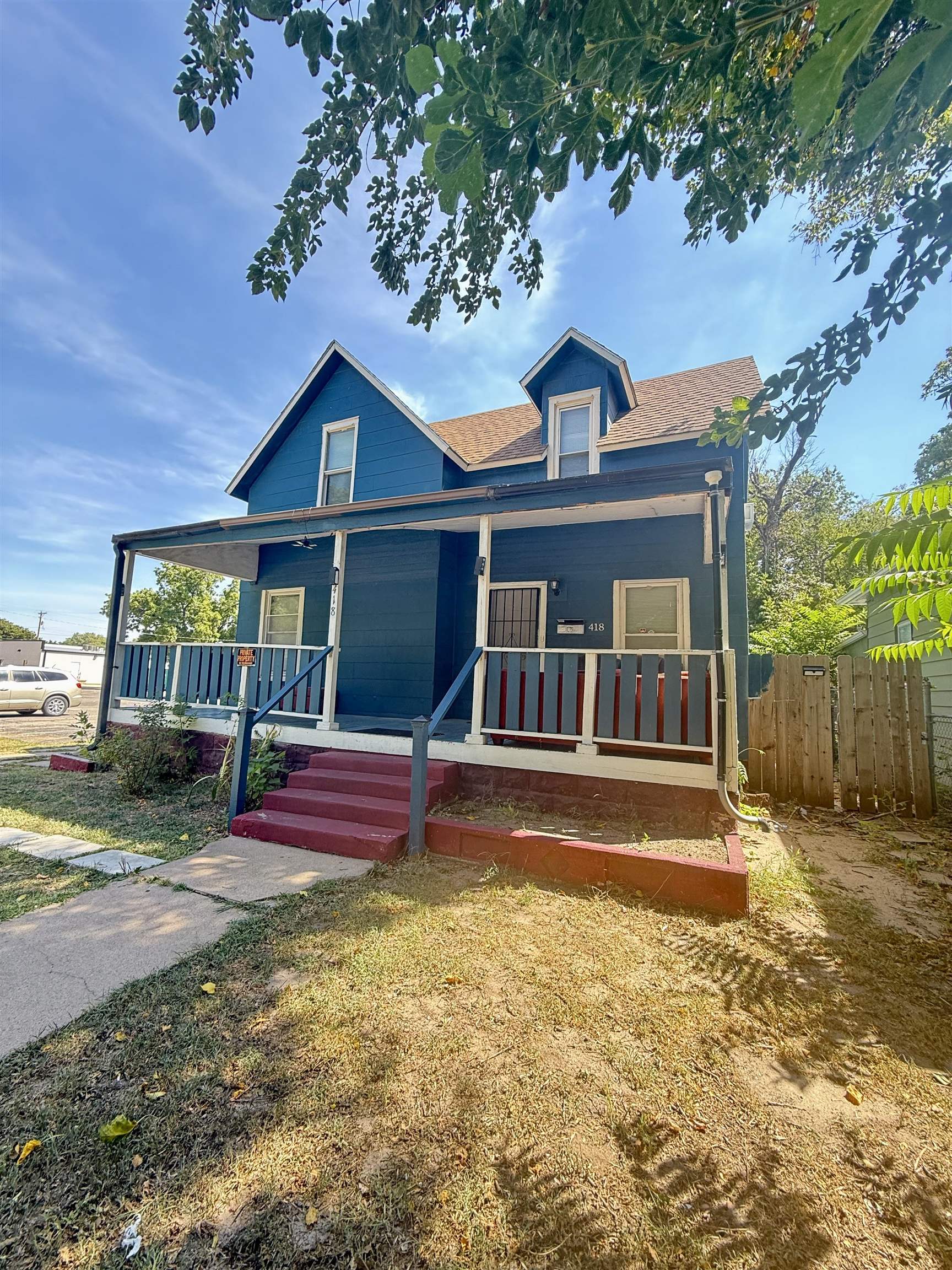 418 N Erie St Property Photo 3