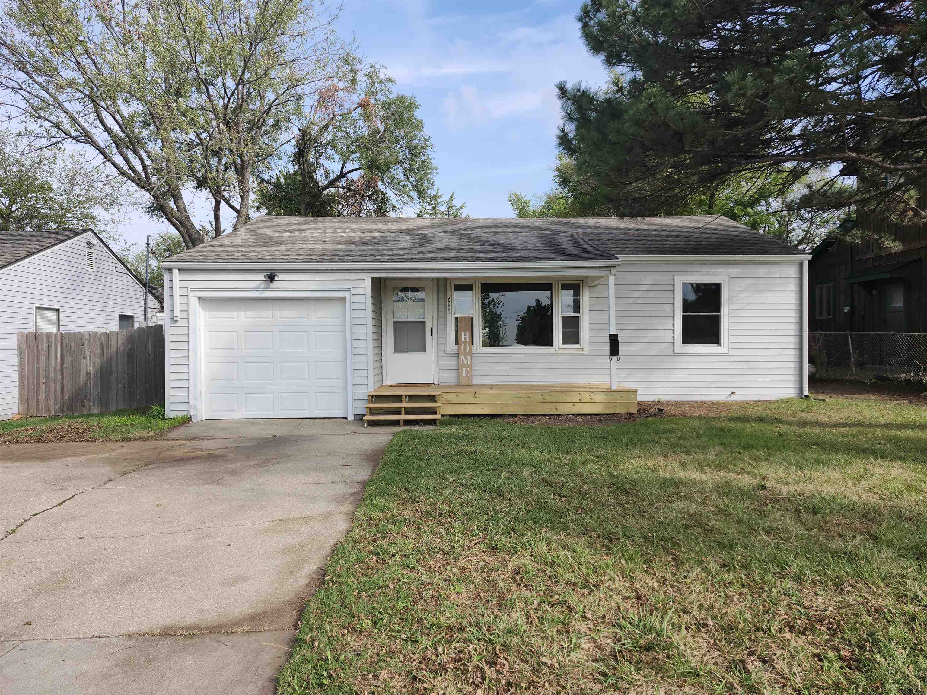 5908 E Kinkaid St Property Photo 1