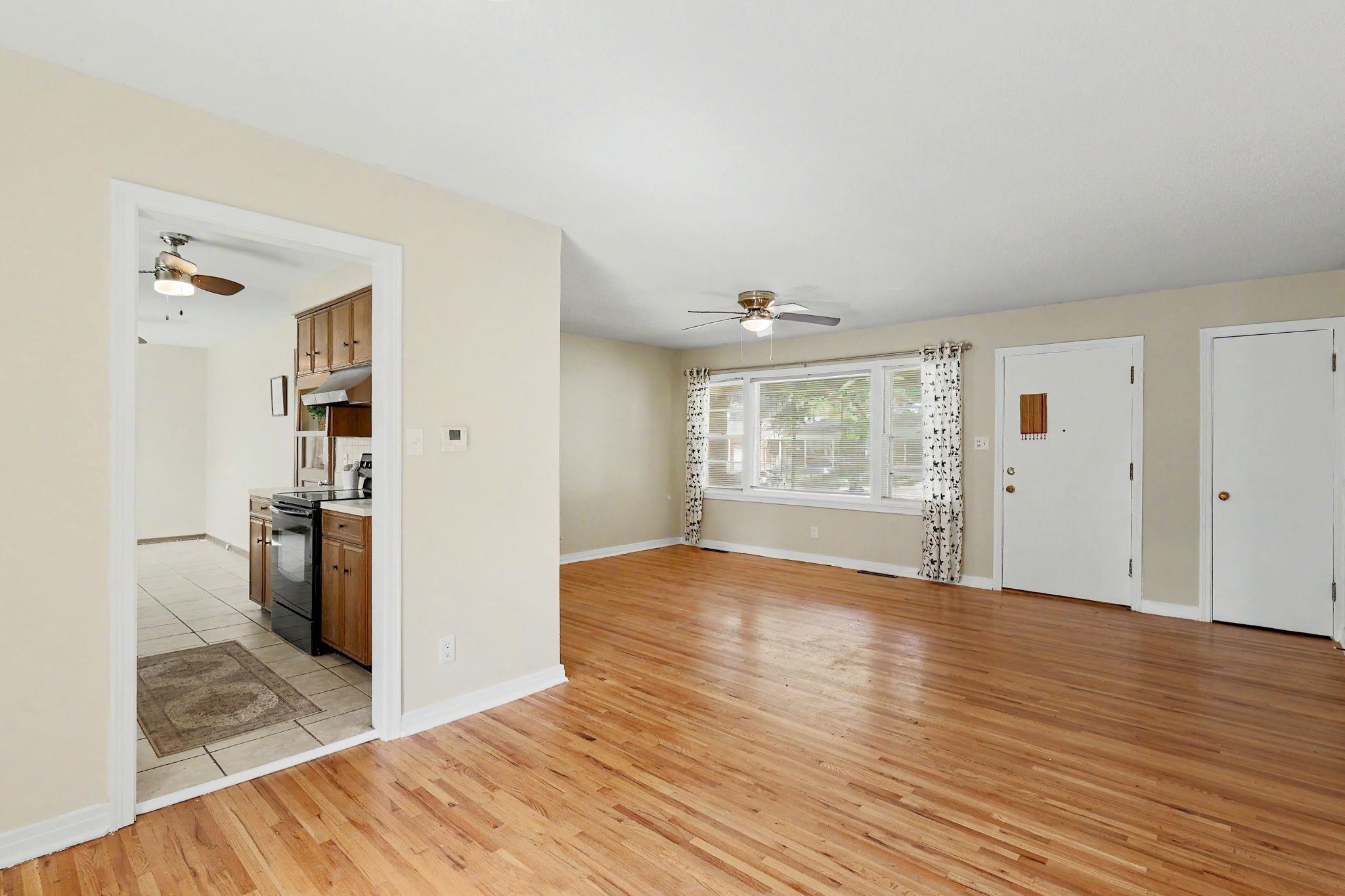 5819 E Oakwood Dr Property Photo 8