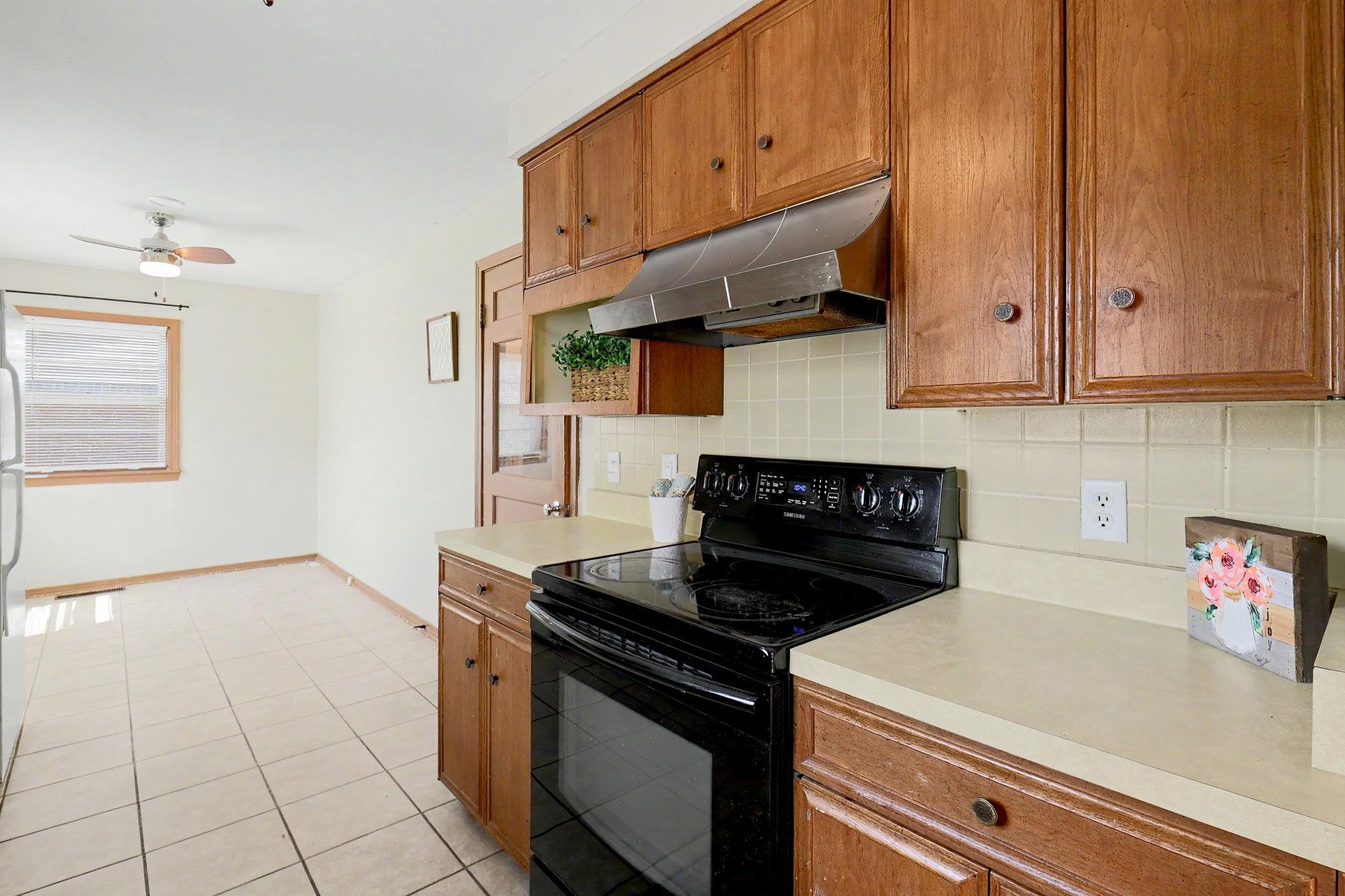 5819 E Oakwood Dr Property Photo 11