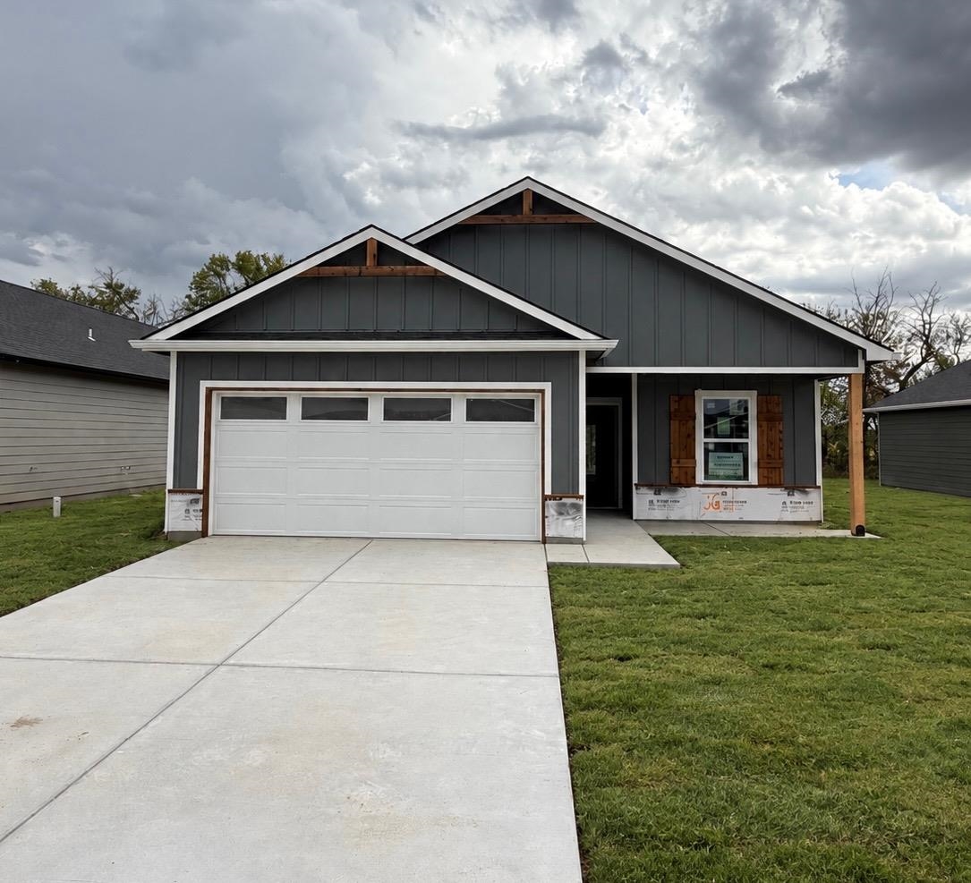 3611 E Bearsden St Property Photo 1