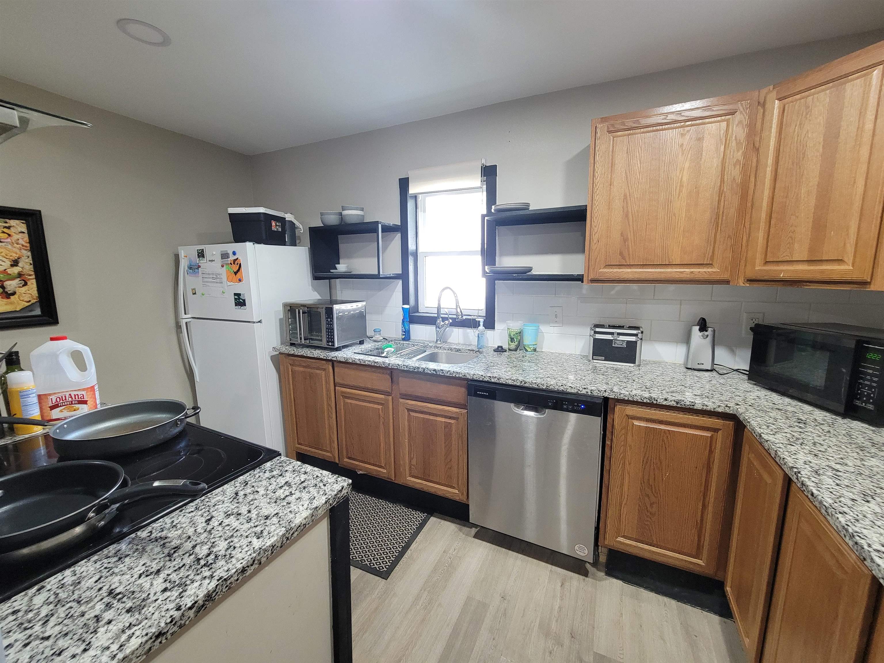 439 E Broadway Property Photo 6