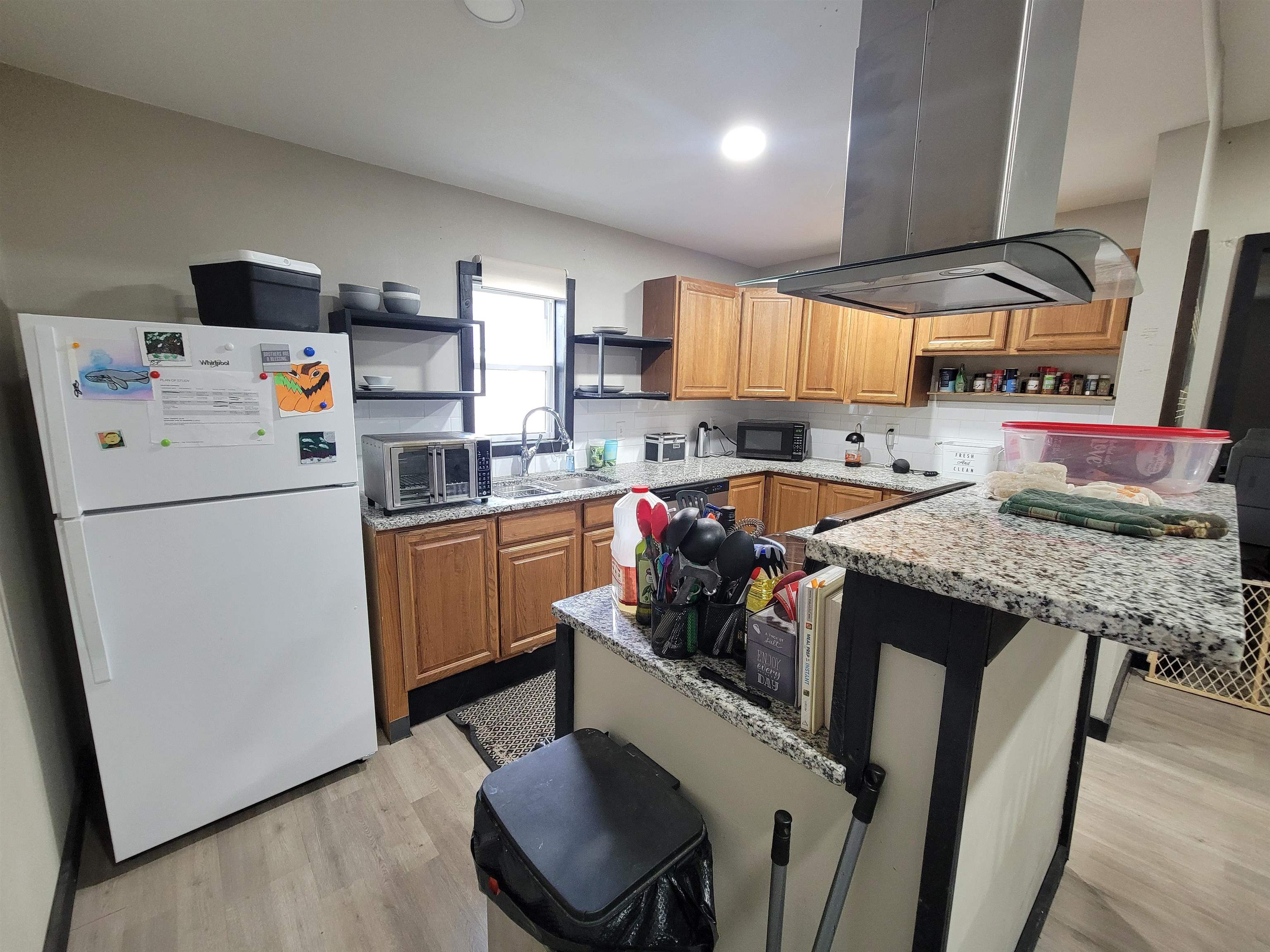 439 E Broadway Property Photo 7