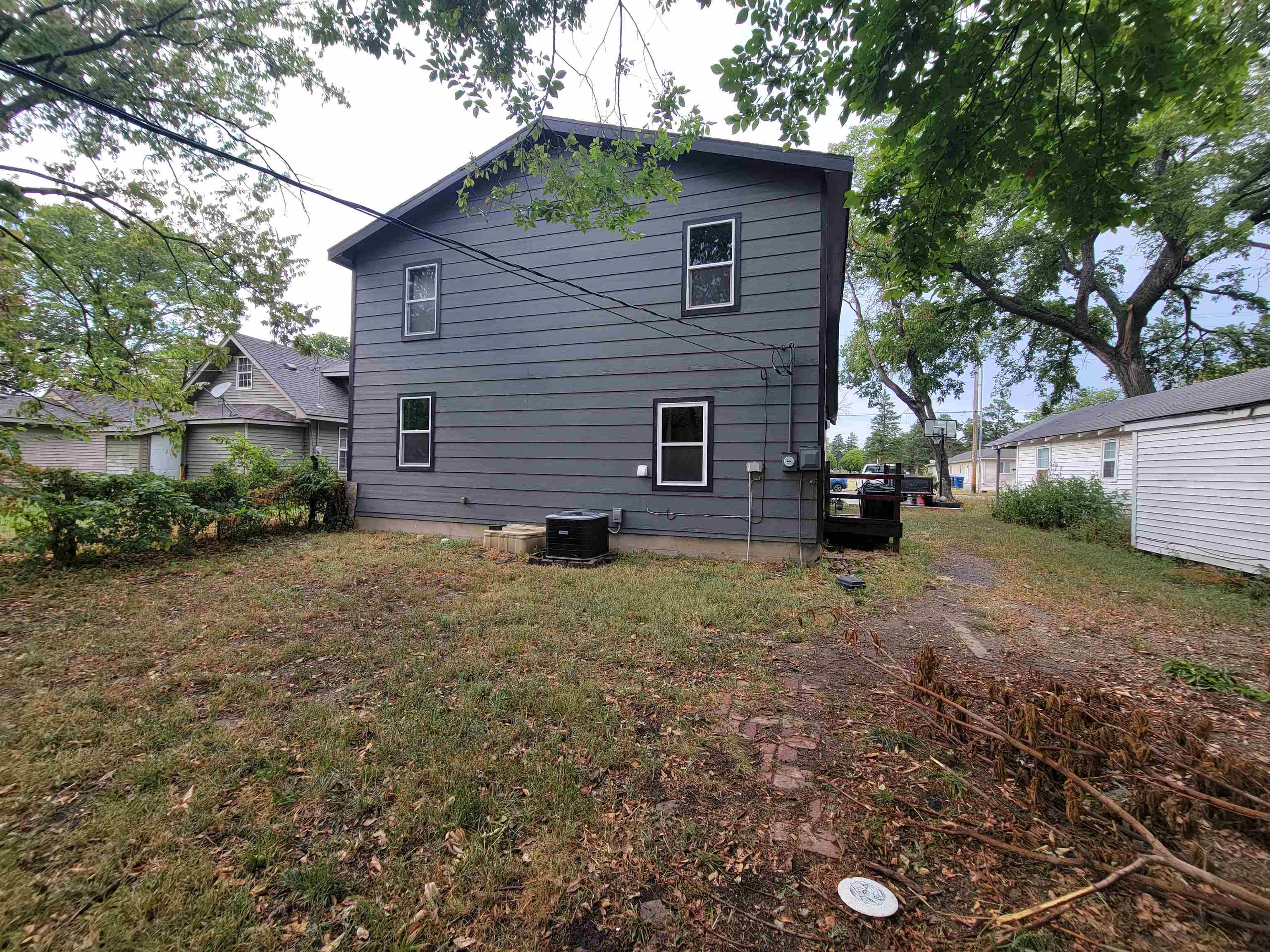 439 E Broadway Property Photo 18