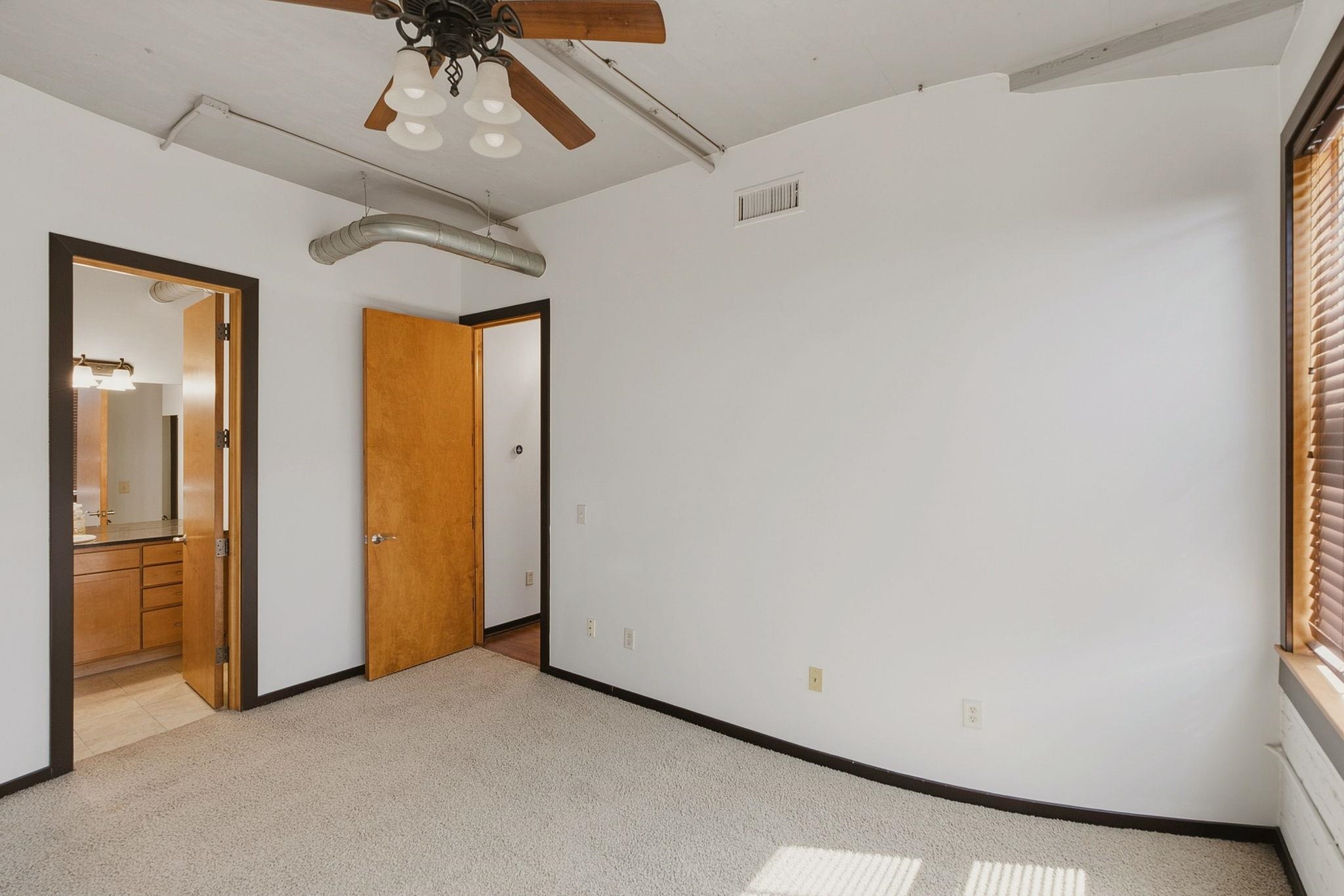 201 S Saint Francis Ave Property Photo 16
