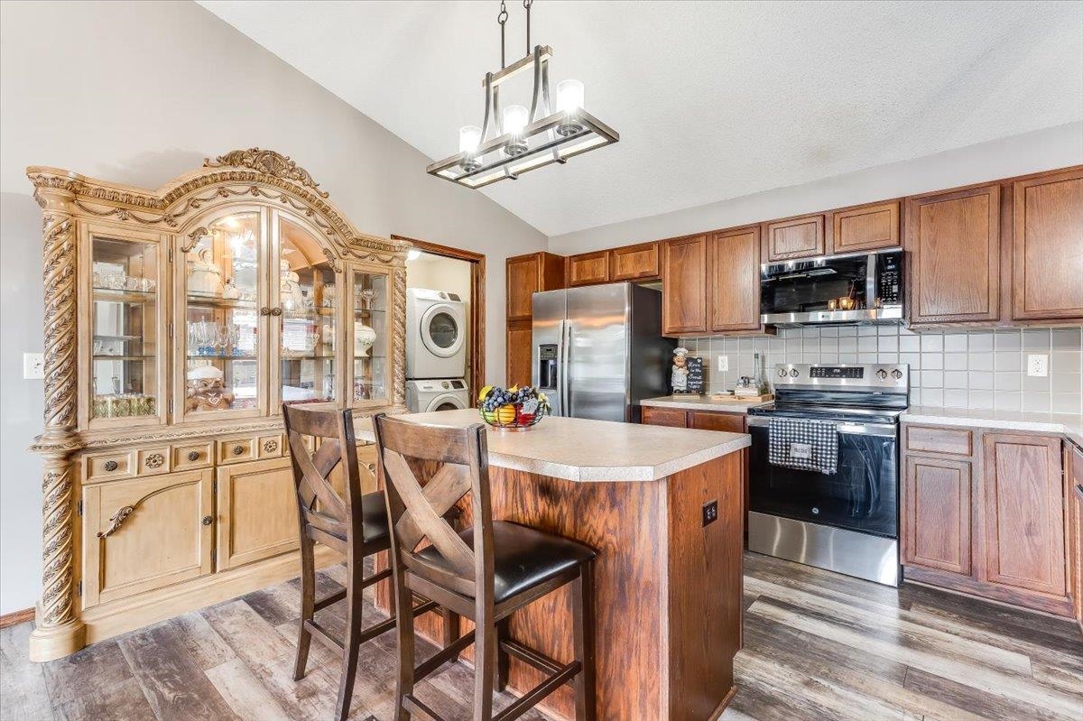 1879 W Lakeview Ct Property Photo 8