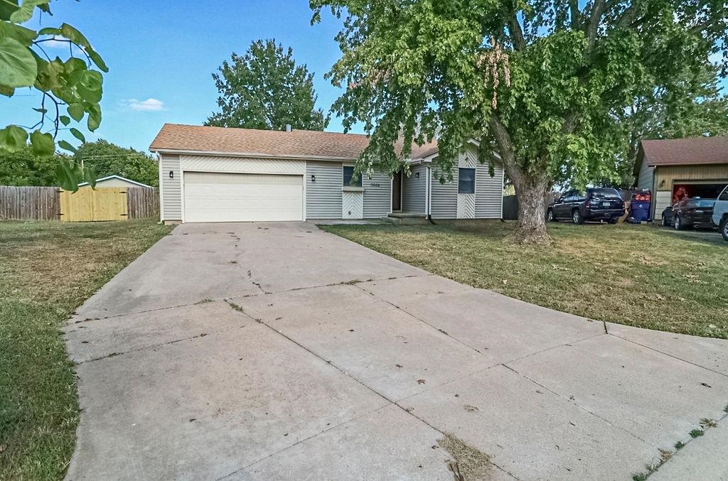 3908 S Gilda Cir Property Photo 2