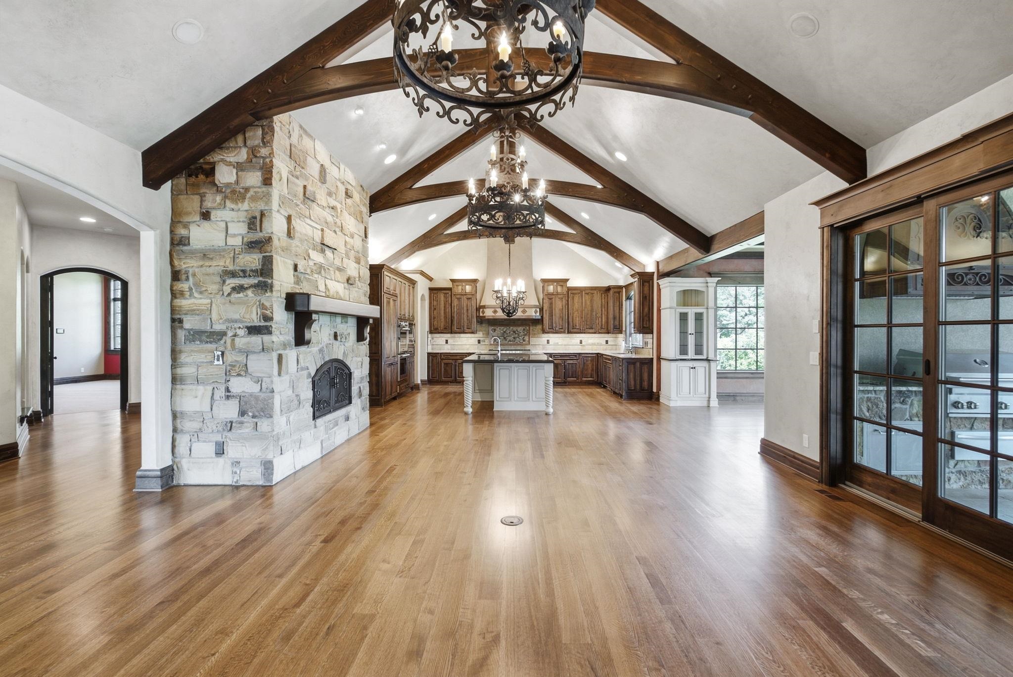 10802 E Glengate Cir Property Photo 7