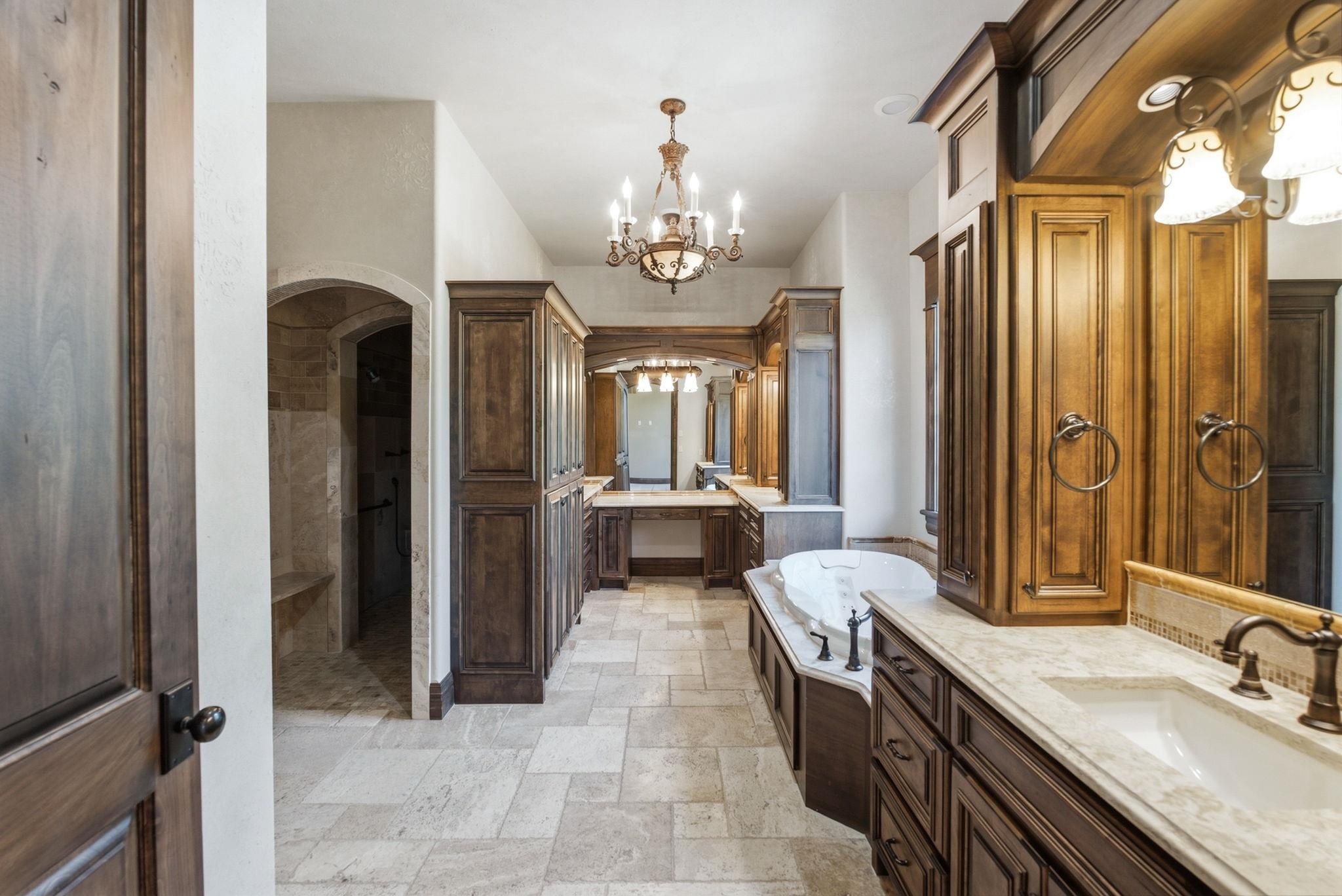 10802 E Glengate Cir Property Photo 16