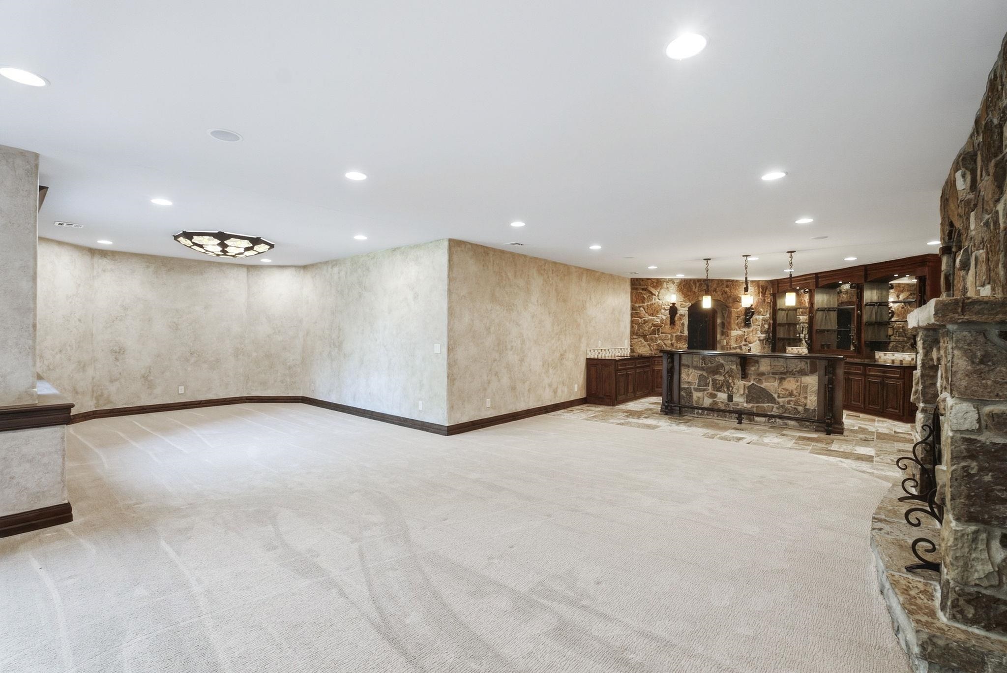 10802 E Glengate Cir Property Photo 29