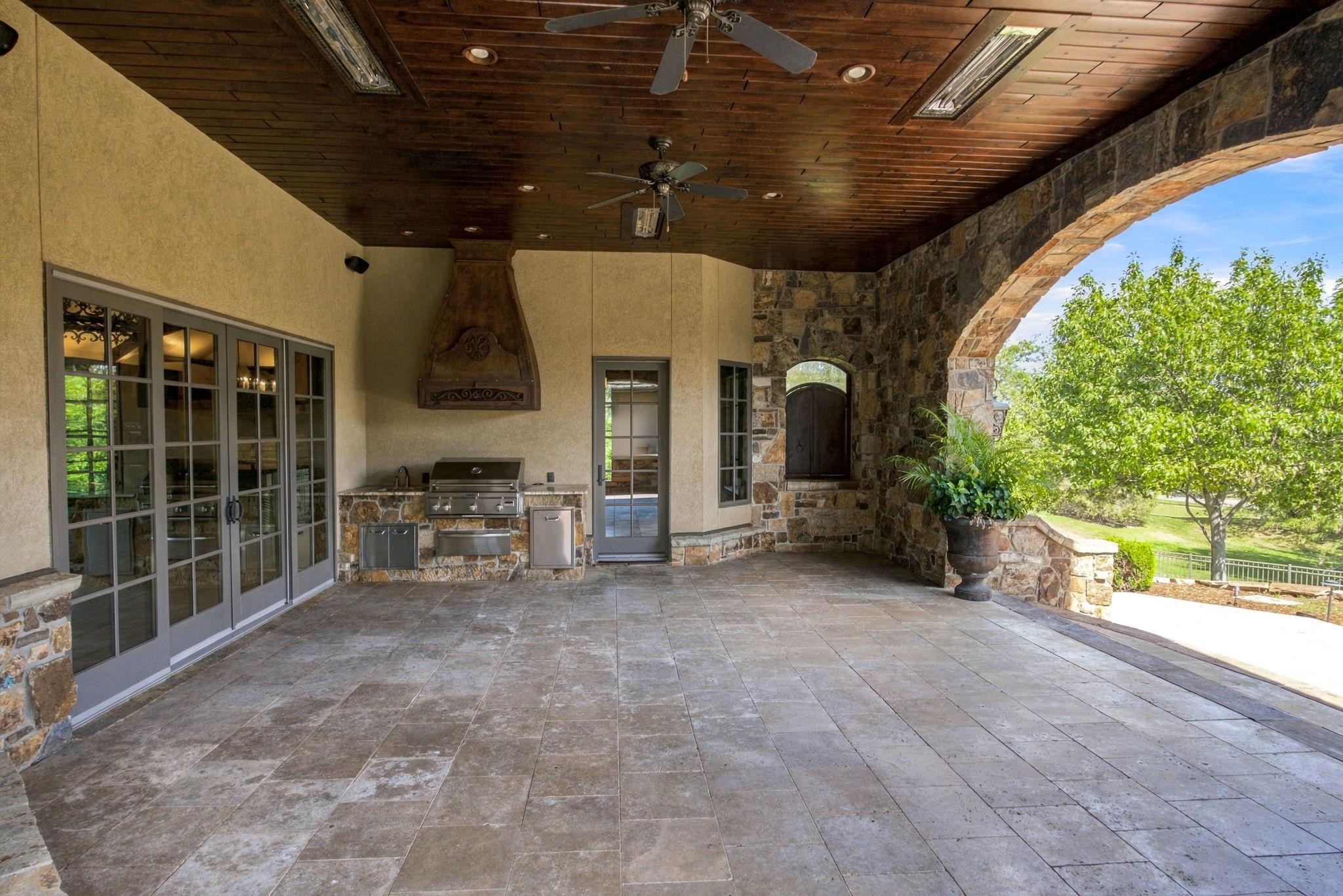 10802 E Glengate Cir Property Photo 35