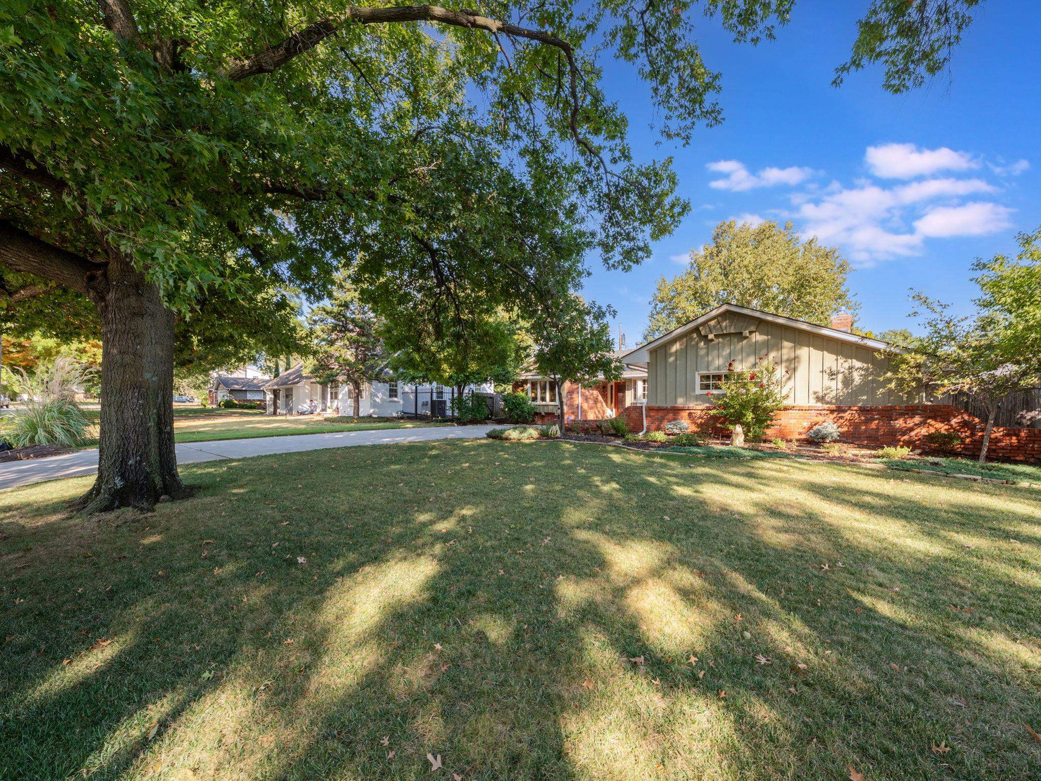 6602 E Abbotsford Property Photo 9
