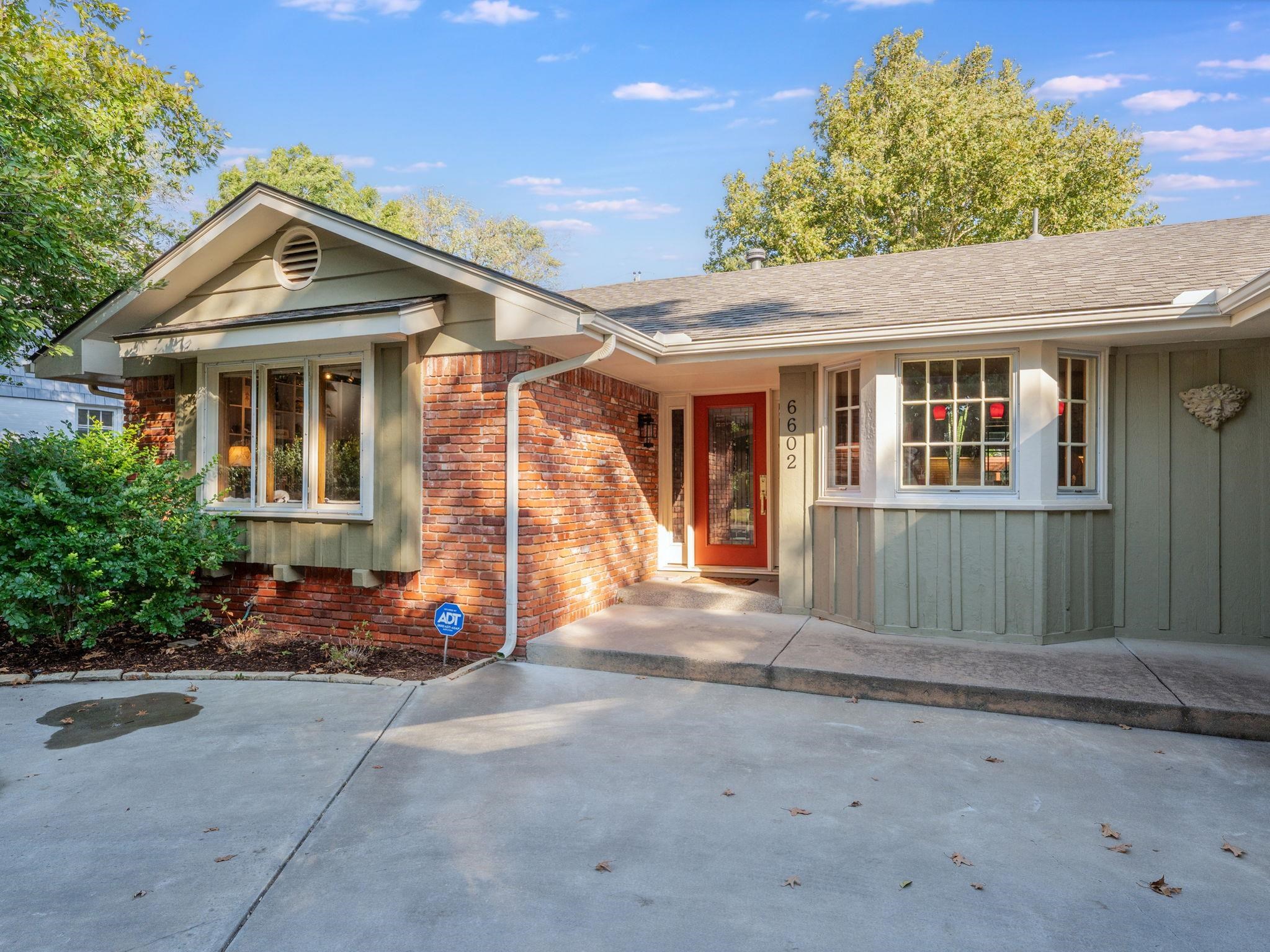 6602 E Abbotsford Property Photo 11